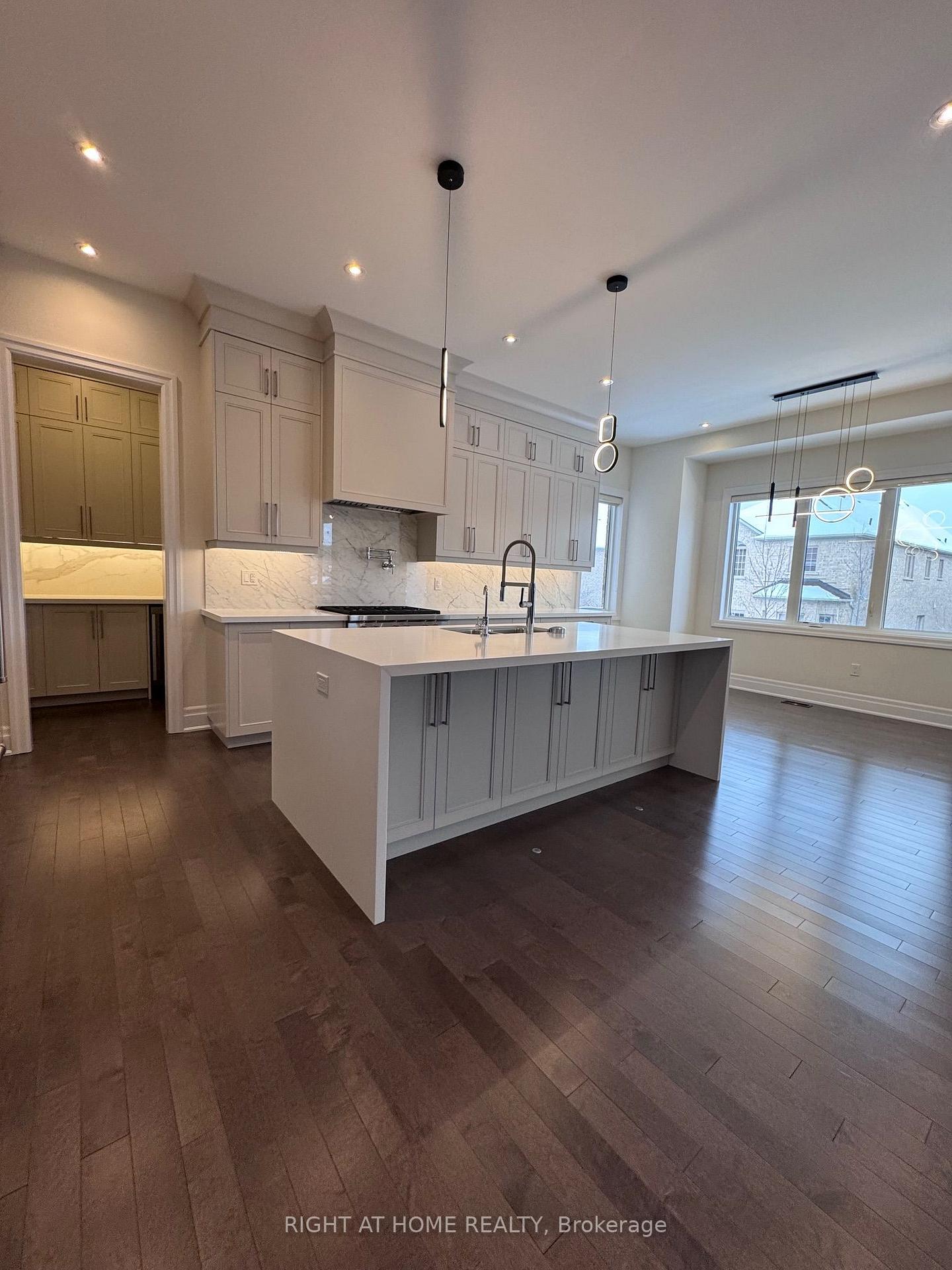 Photo 16 of 21 Casavant Court, Vaughan, Patterson — HOMEH