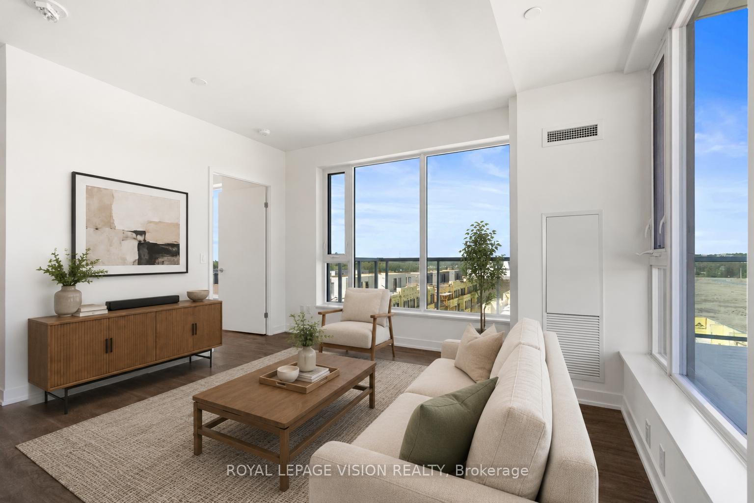 Photo 2 of Unit 625, 2 David Eyer Road, Richmond Hill, Rural Richmond Hill — HOMEH