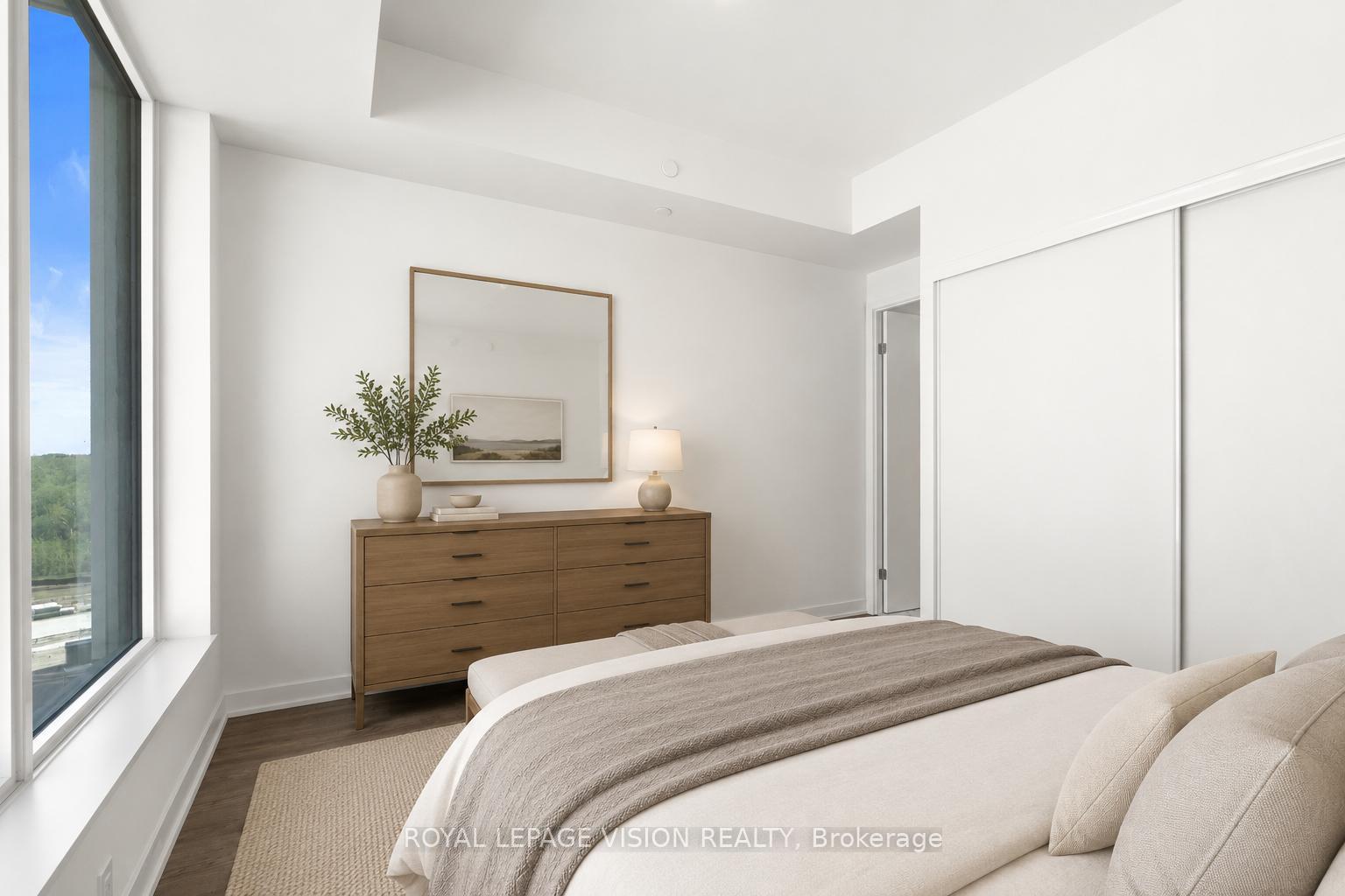 Photo 8 of Unit 625, 2 David Eyer Road, Richmond Hill, Rural Richmond Hill — HOMEH