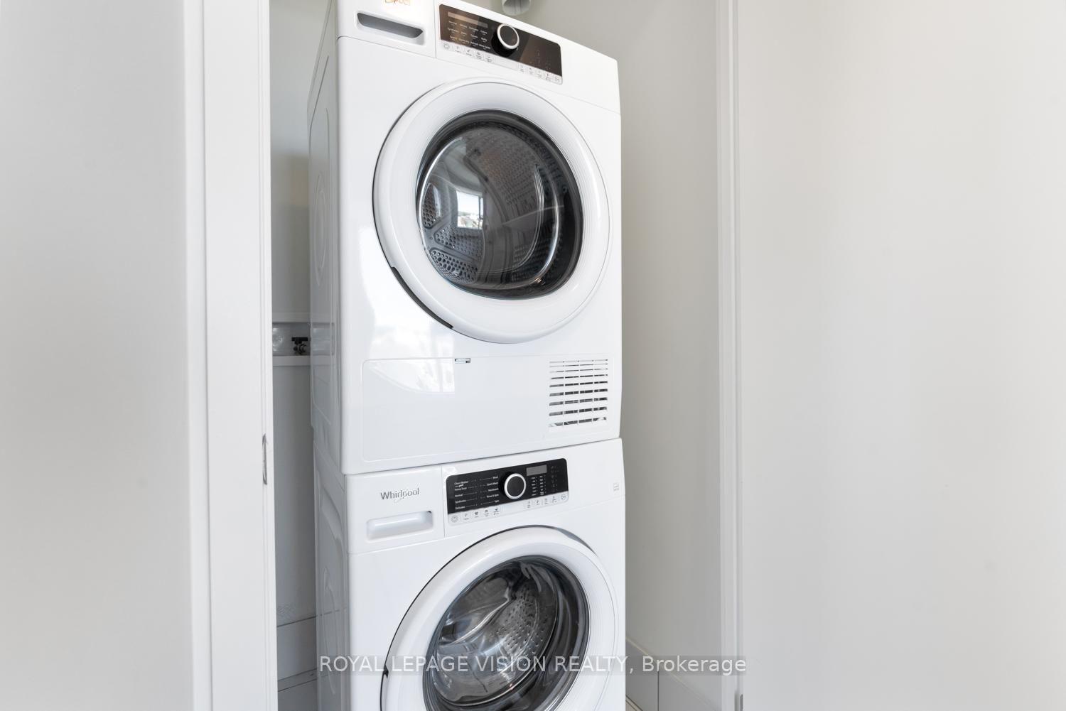 Photo 14 of Unit 625, 2 David Eyer Road, Richmond Hill, Rural Richmond Hill — HOMEH