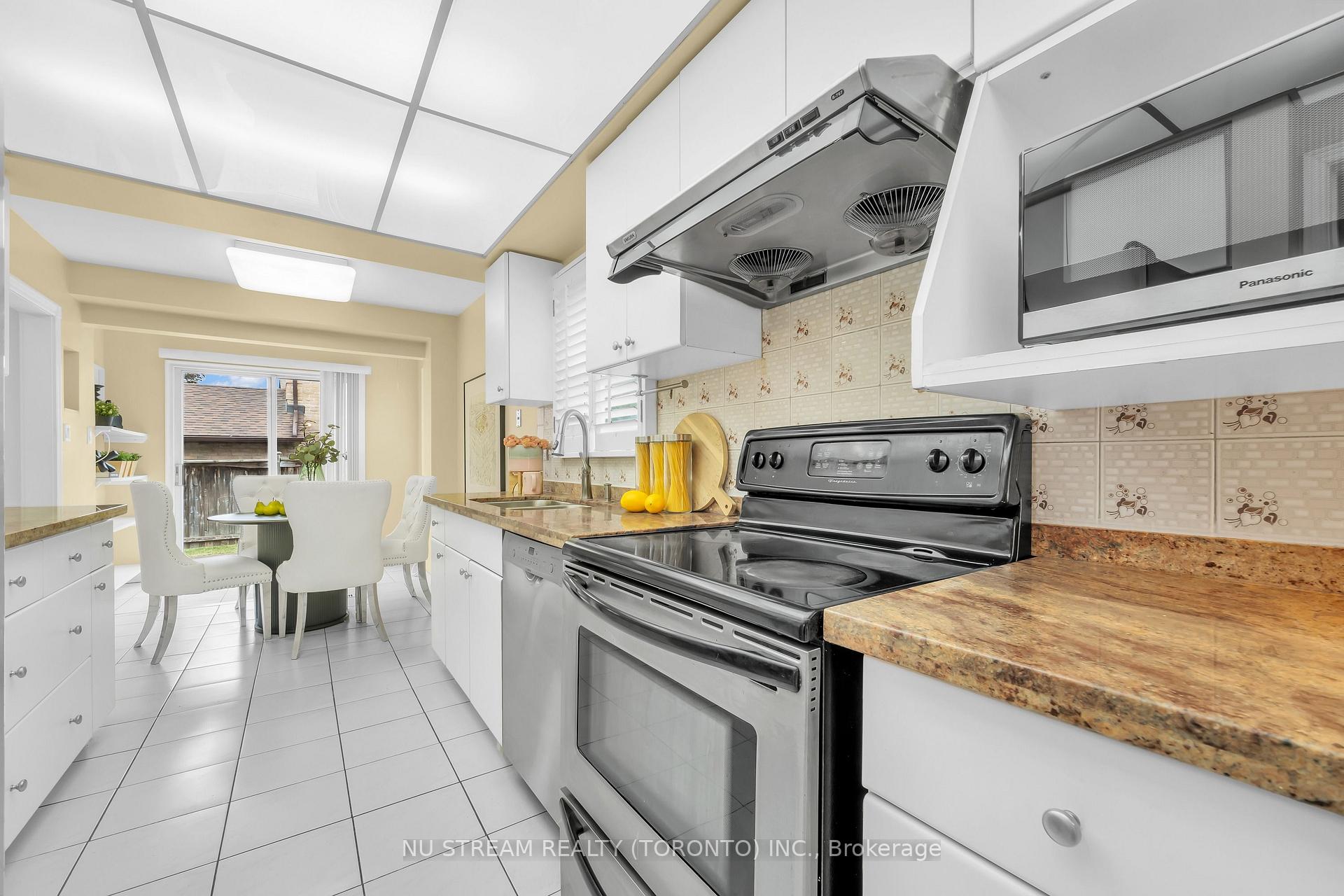 Photo 17 of 37 Wintermute Boulevard, Scarborough, Steeles — HOMEH