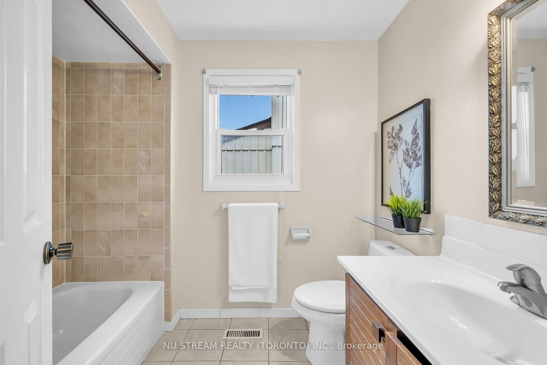 Photo 34 of 37 Wintermute Boulevard, Scarborough, Steeles — HOMEH