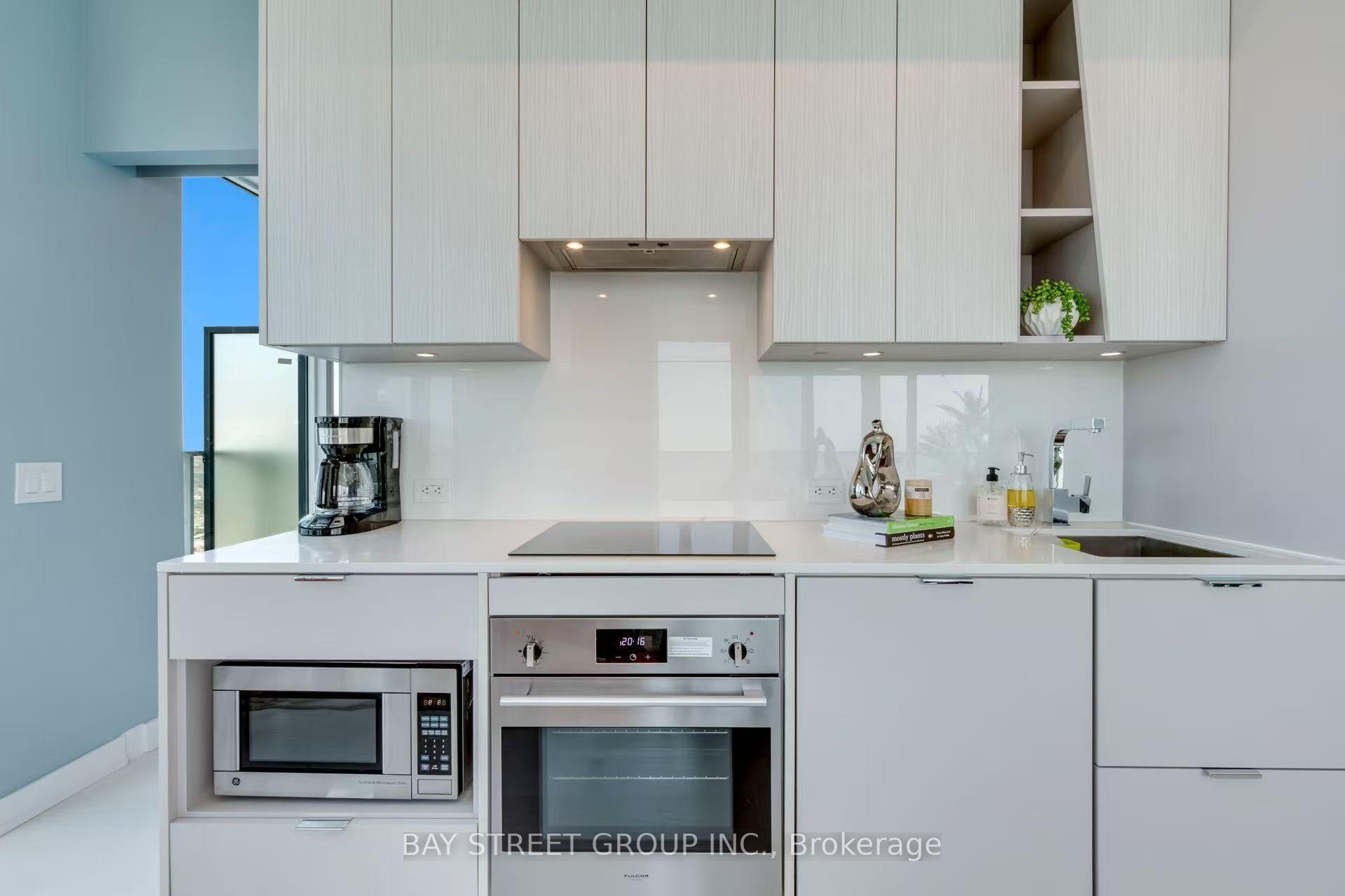 Photo 10 of Unit 6013, 3883 Quartz Road, Mississauga, City Centre — HOMEH