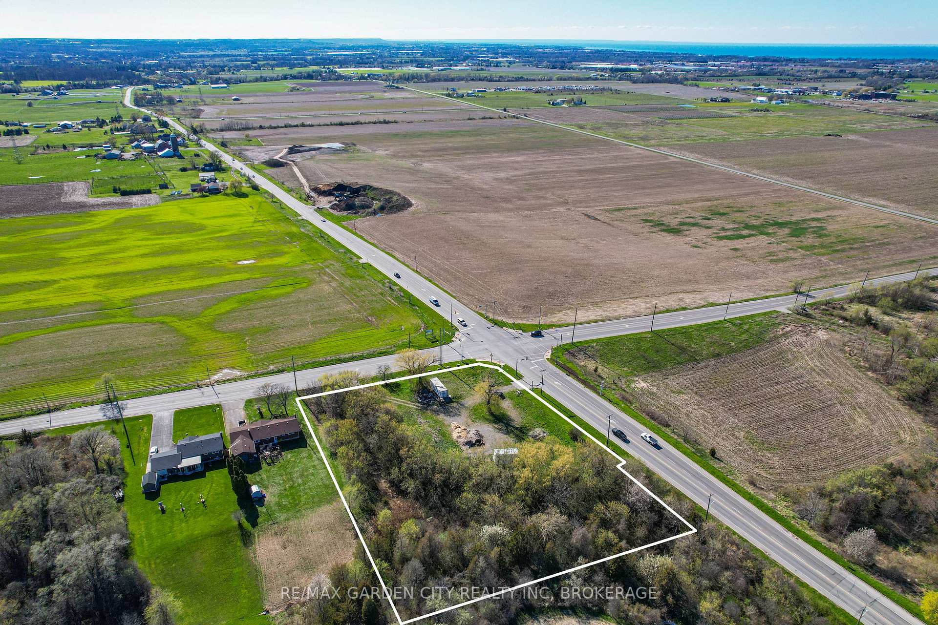 Photo 5 of 381 St. Paul Street W, St. Catharines, Rykert/Vansickle — HOMEH