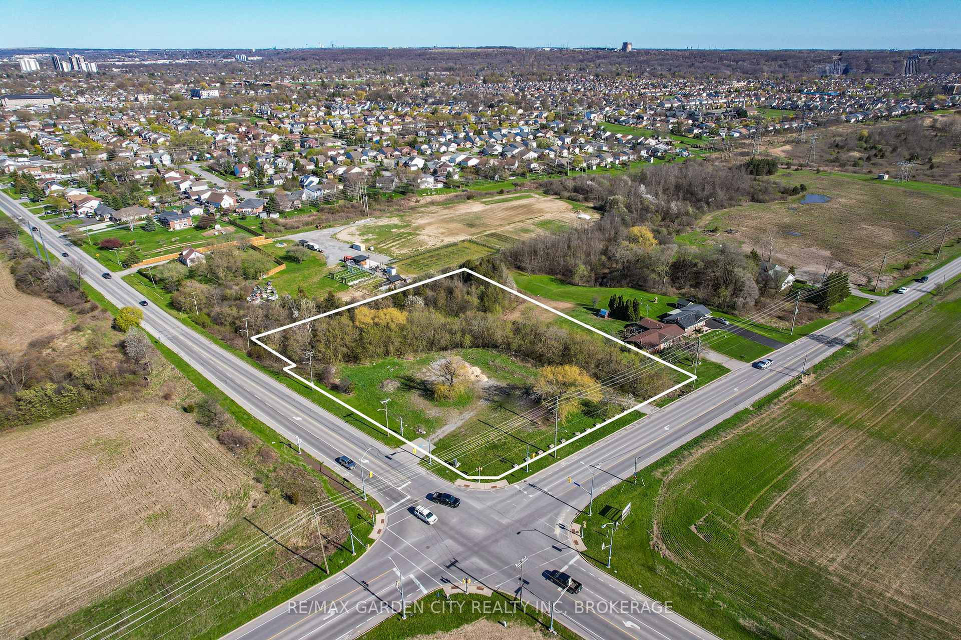 Photo 12 of 381 St. Paul Street W, St. Catharines, Rykert/Vansickle — HOMEH