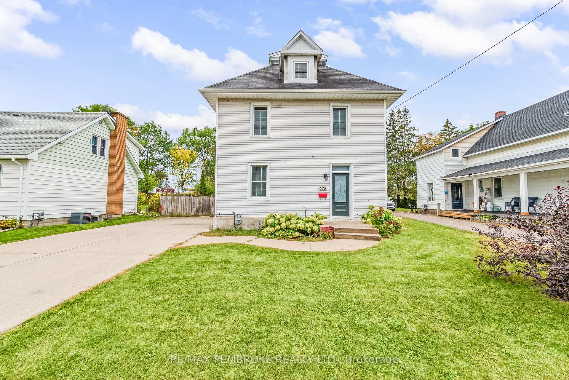 Photo of 626 Hamilton Street W