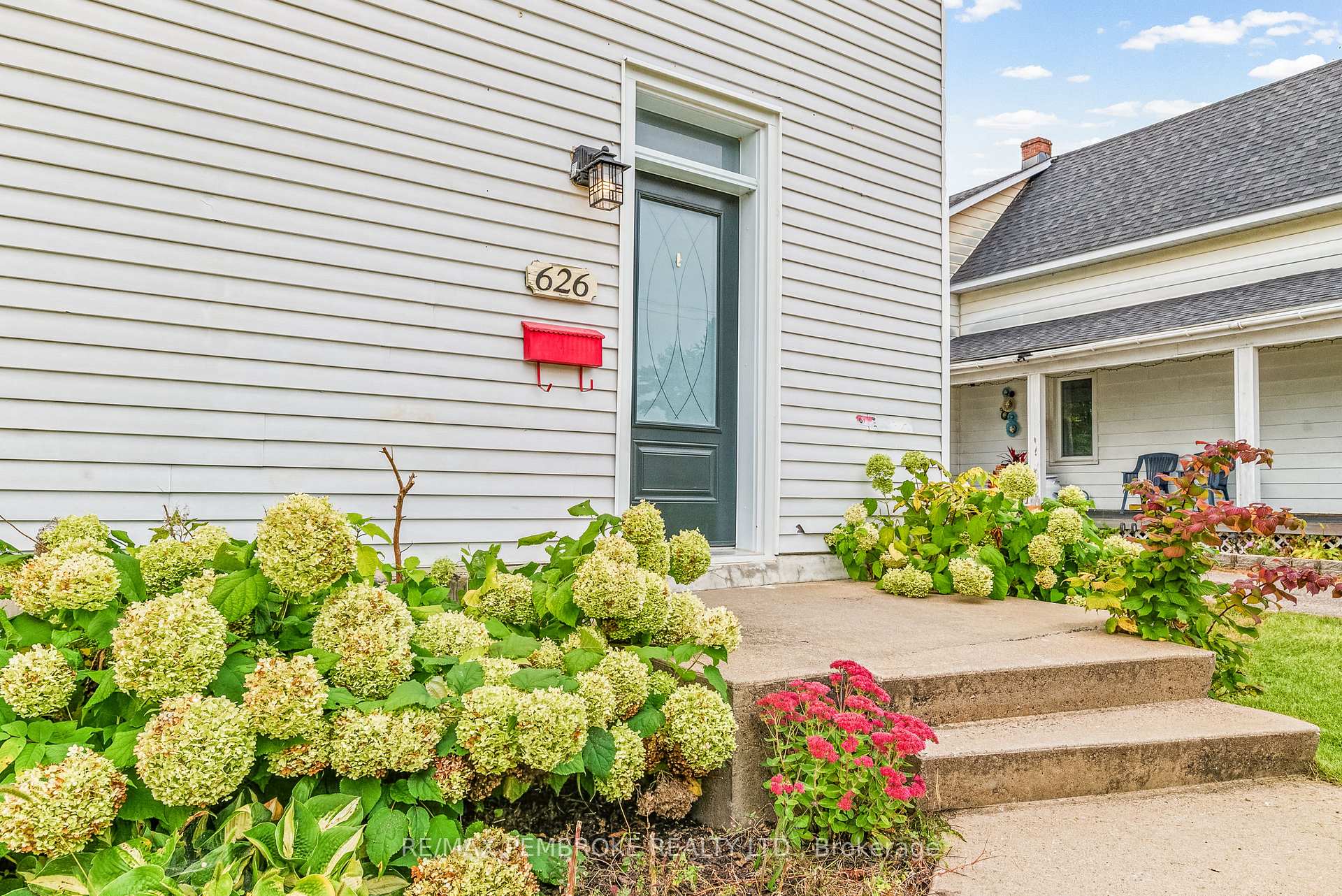 Photo 4 of 626 Hamilton Street W, Laurentian Valley, Laurentian Valley — HOMEH