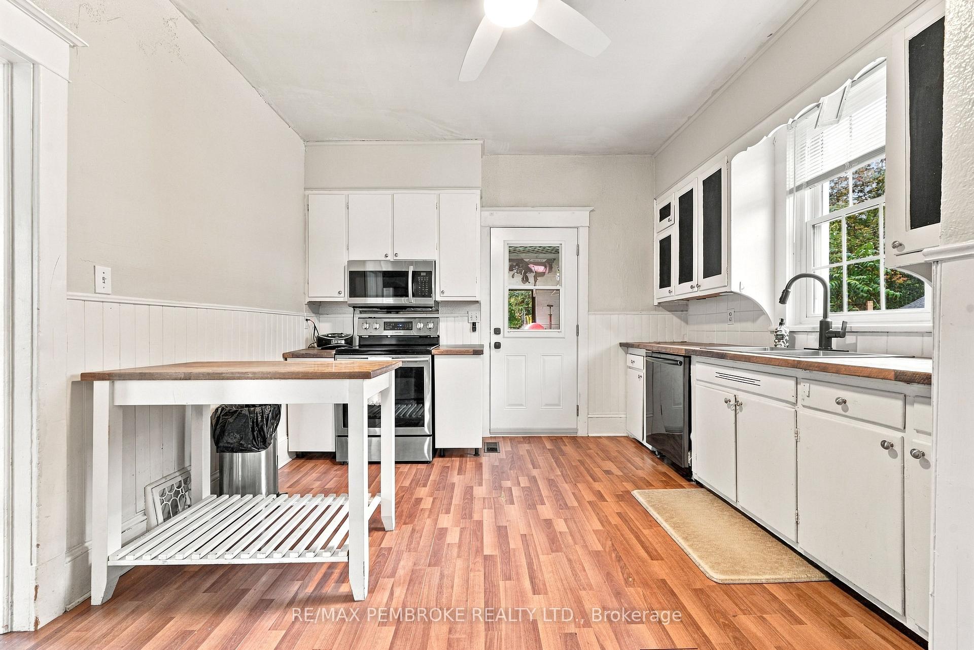 Photo 6 of 626 Hamilton Street W, Laurentian Valley, Laurentian Valley — HOMEH