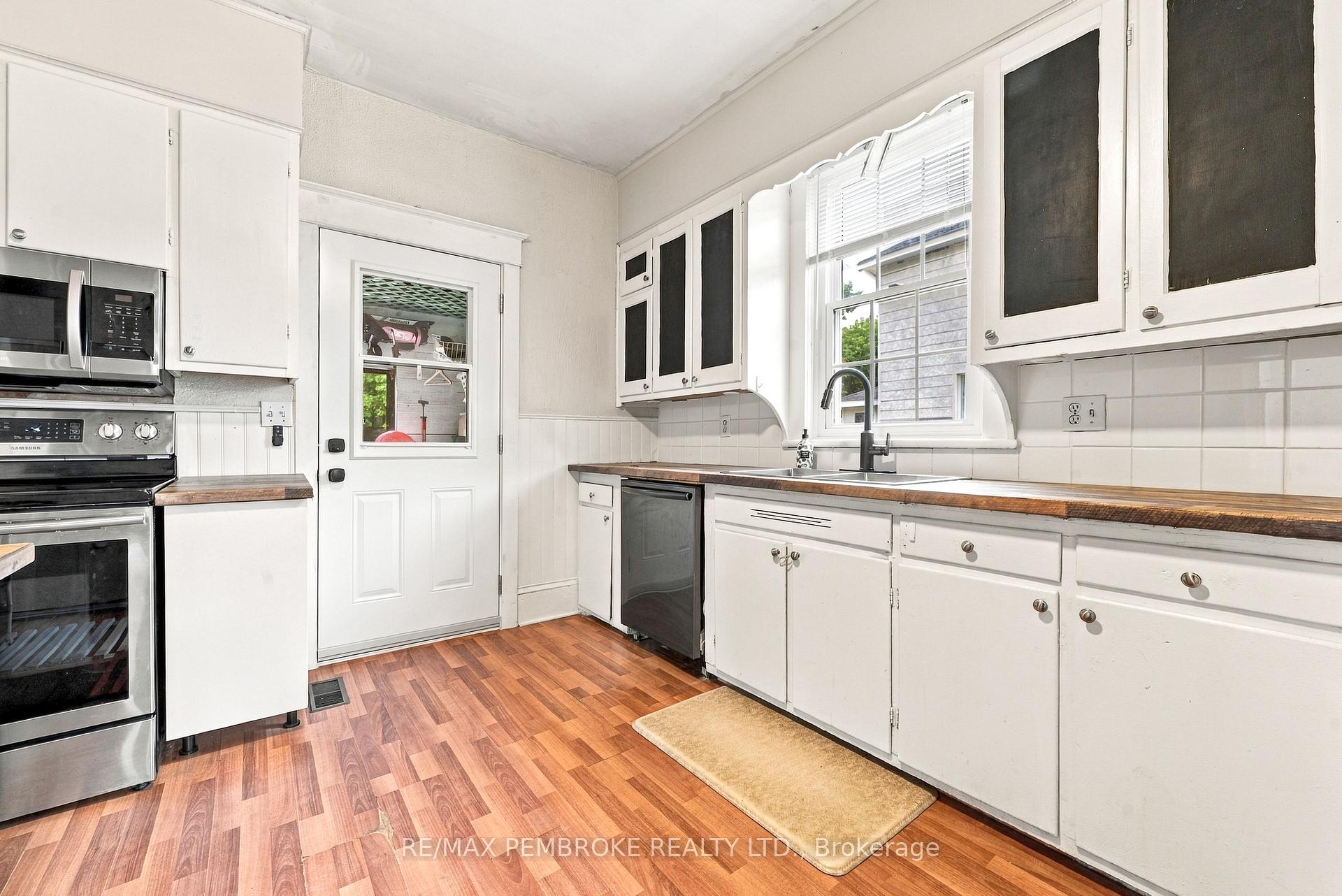Photo 8 of 626 Hamilton Street W, Laurentian Valley, Laurentian Valley — HOMEH