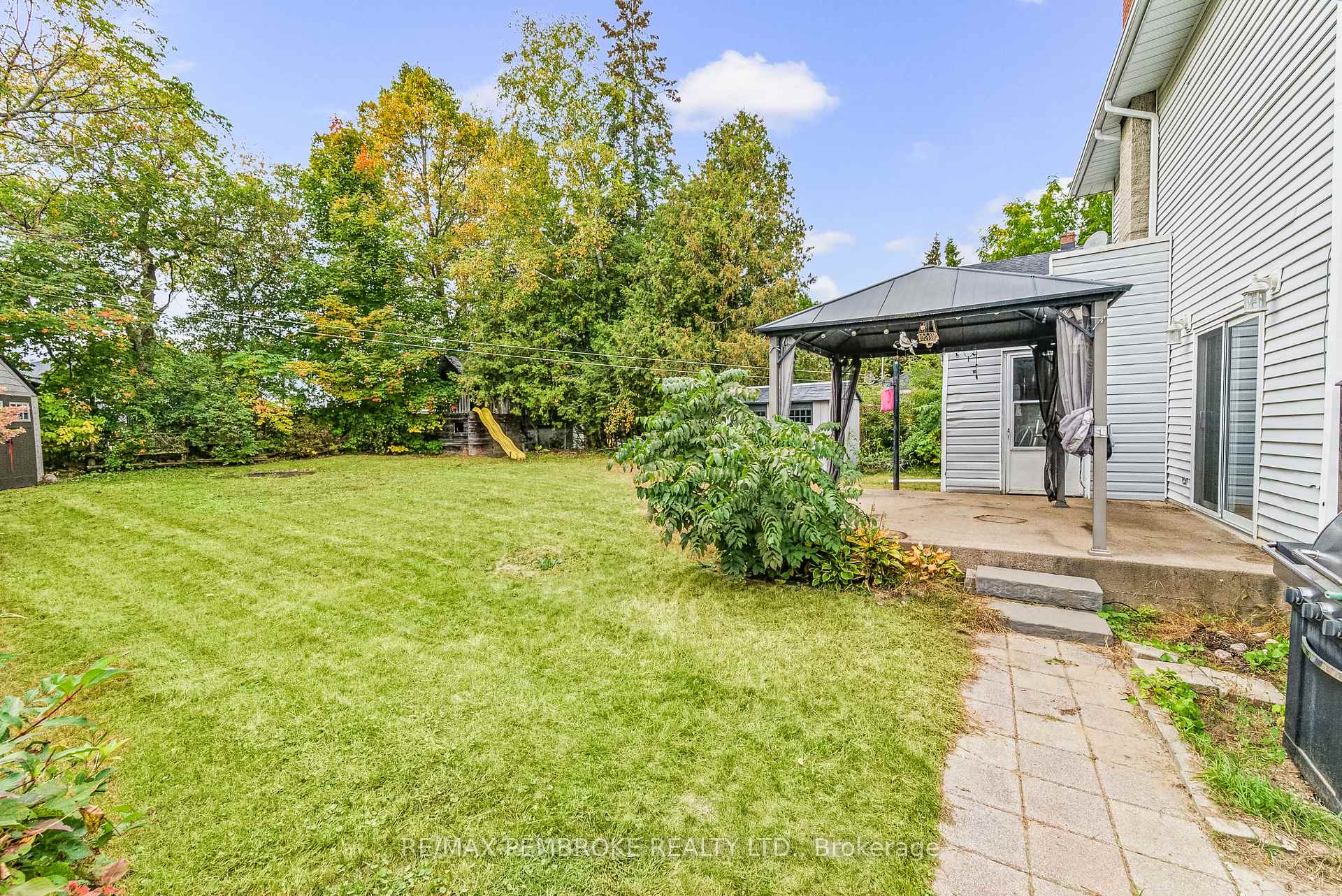 Photo 36 of 626 Hamilton Street W, Laurentian Valley, Laurentian Valley — HOMEH