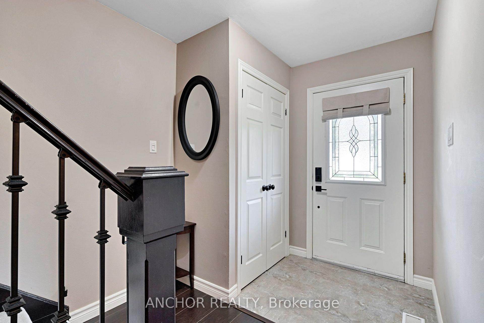 Photo 3 of 684 Griffith Street, London, South K — HOMEH