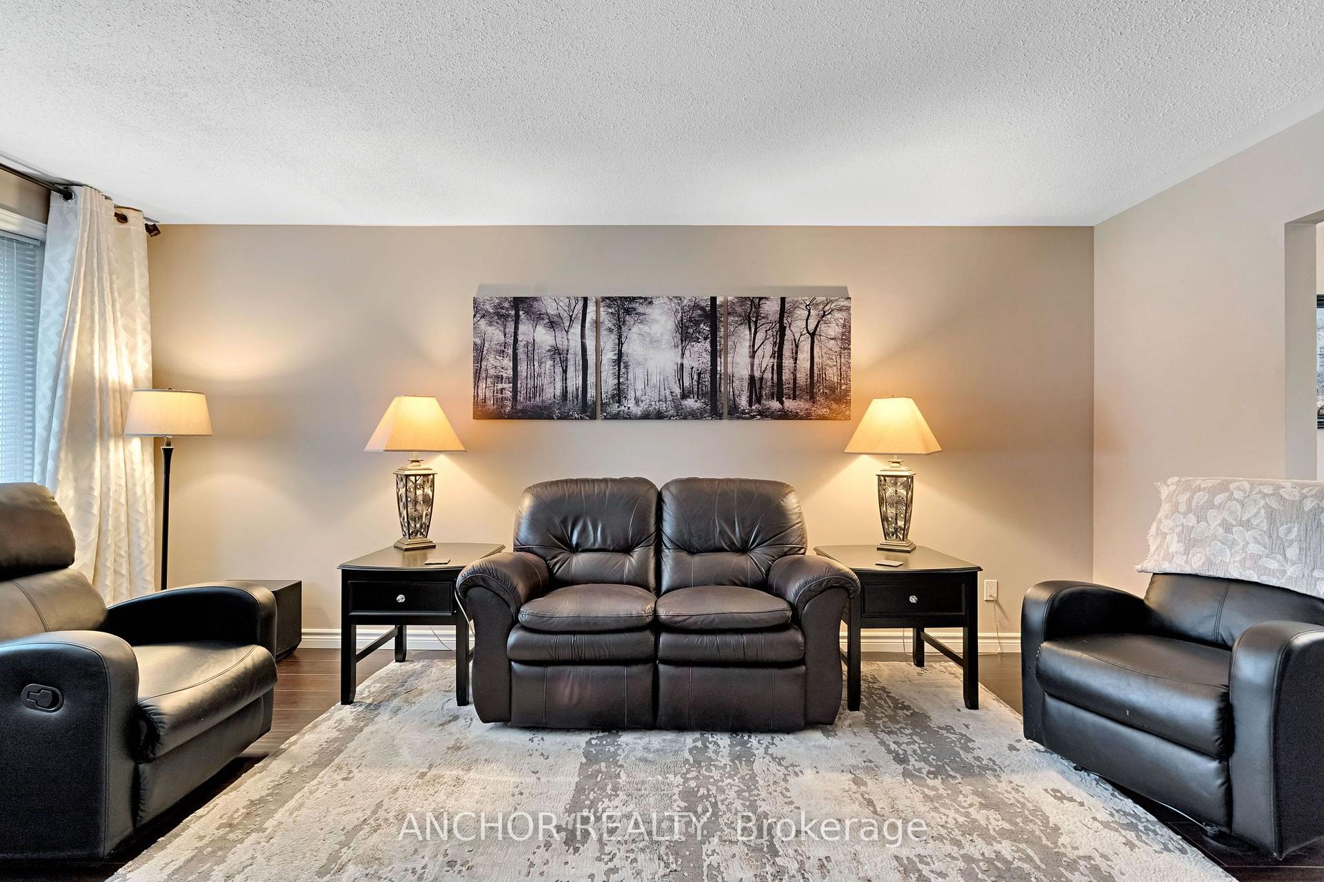 Photo 6 of 684 Griffith Street, London, South K — HOMEH