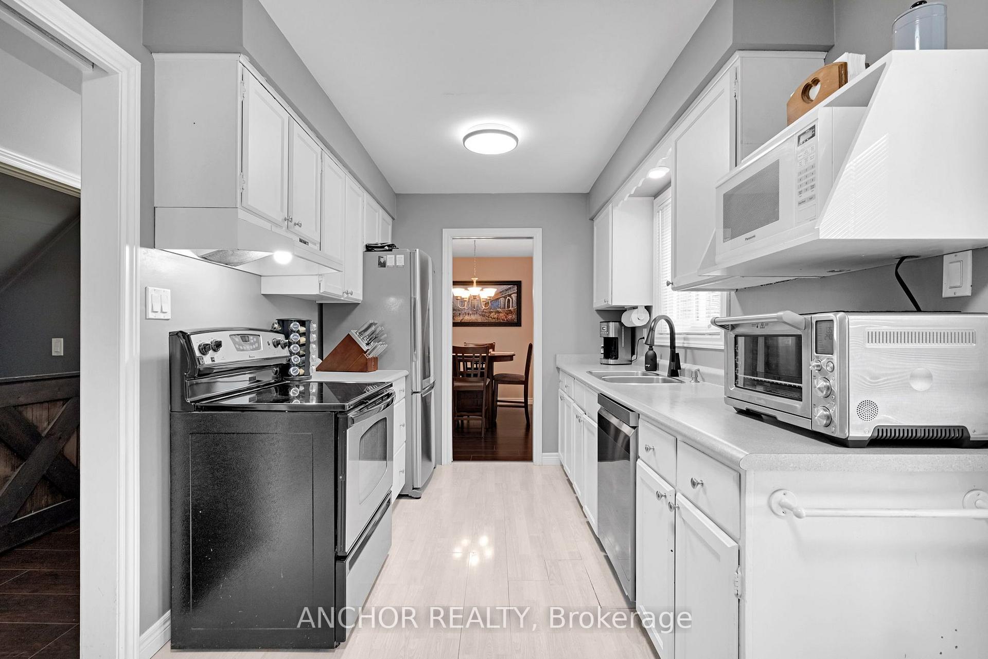 Photo 10 of 684 Griffith Street, London, South K — HOMEH