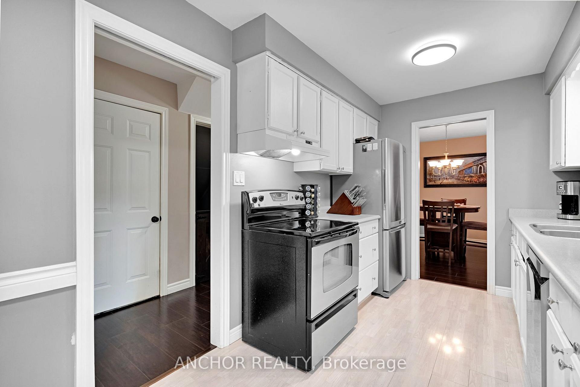 Photo 11 of 684 Griffith Street, London, South K — HOMEH