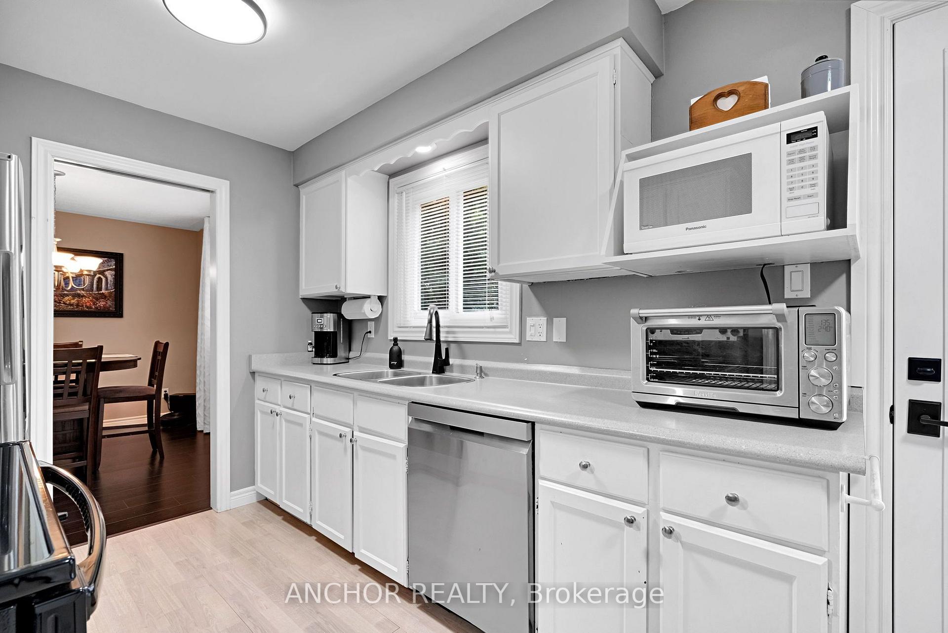 Photo 12 of 684 Griffith Street, London, South K — HOMEH