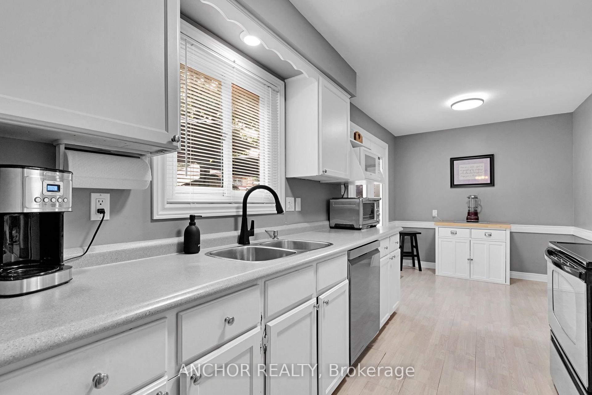Photo 14 of 684 Griffith Street, London, South K — HOMEH