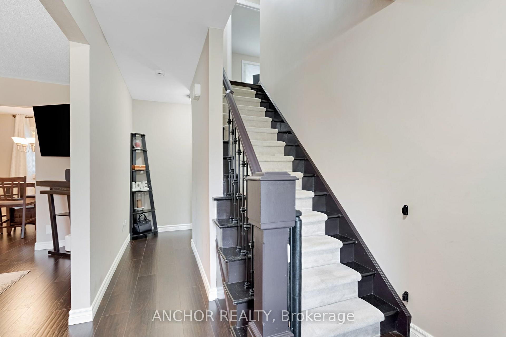 Photo 18 of 684 Griffith Street, London, South K — HOMEH