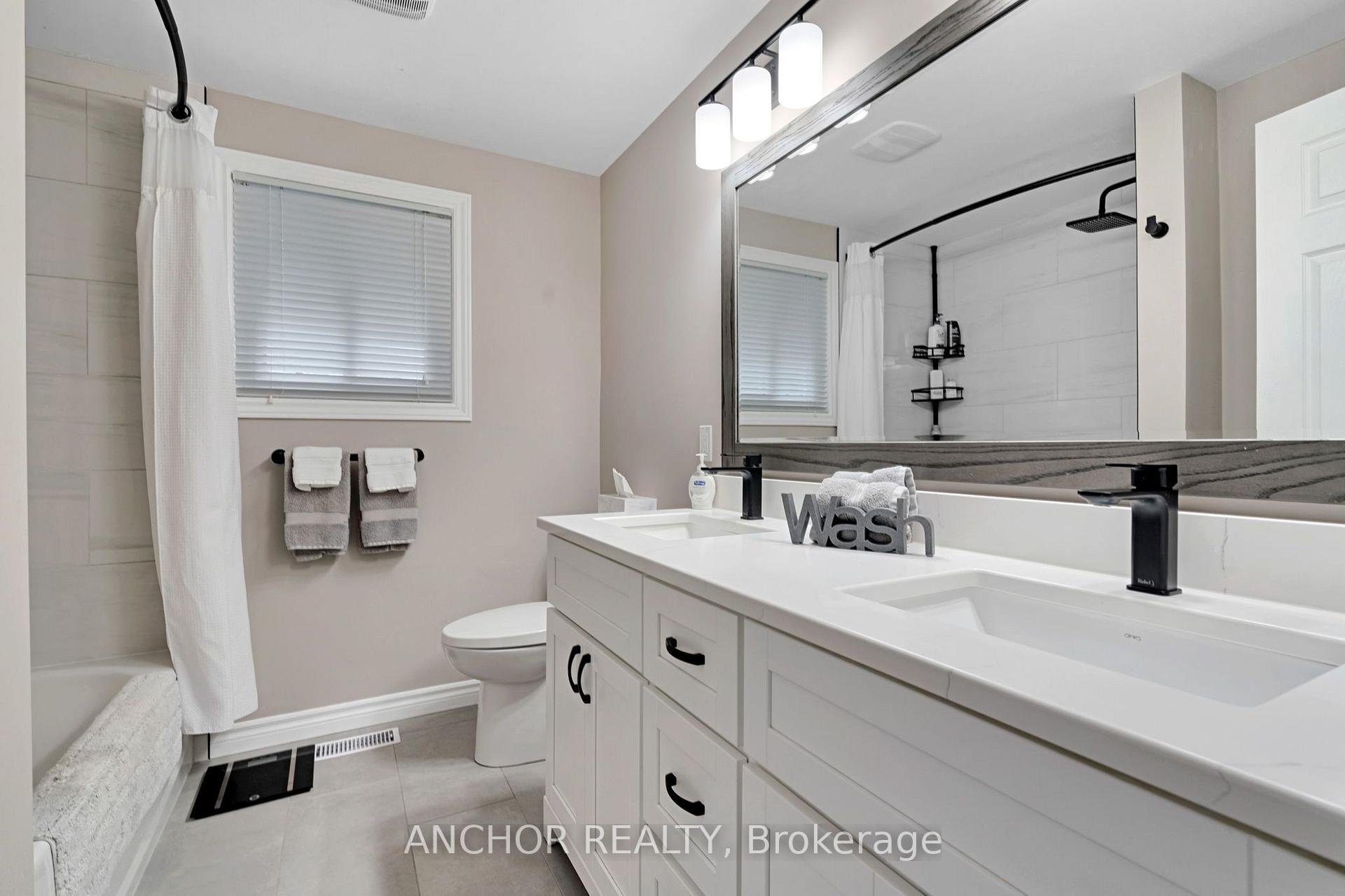 Photo 19 of 684 Griffith Street, London, South K — HOMEH