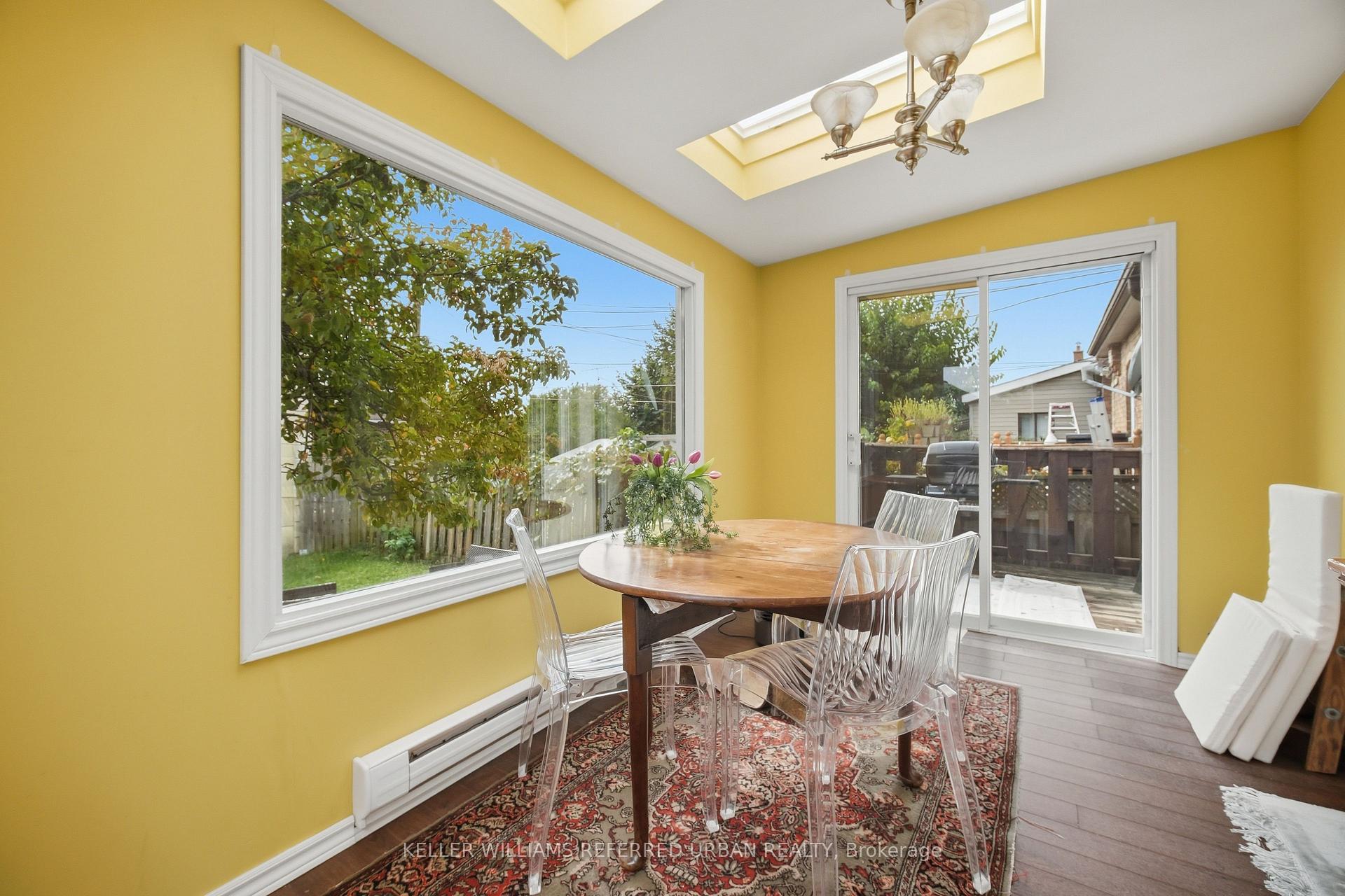 Photo 16 of 53 Bowie Avenue, North York, Briar Hill-Belgravia — HOMEH