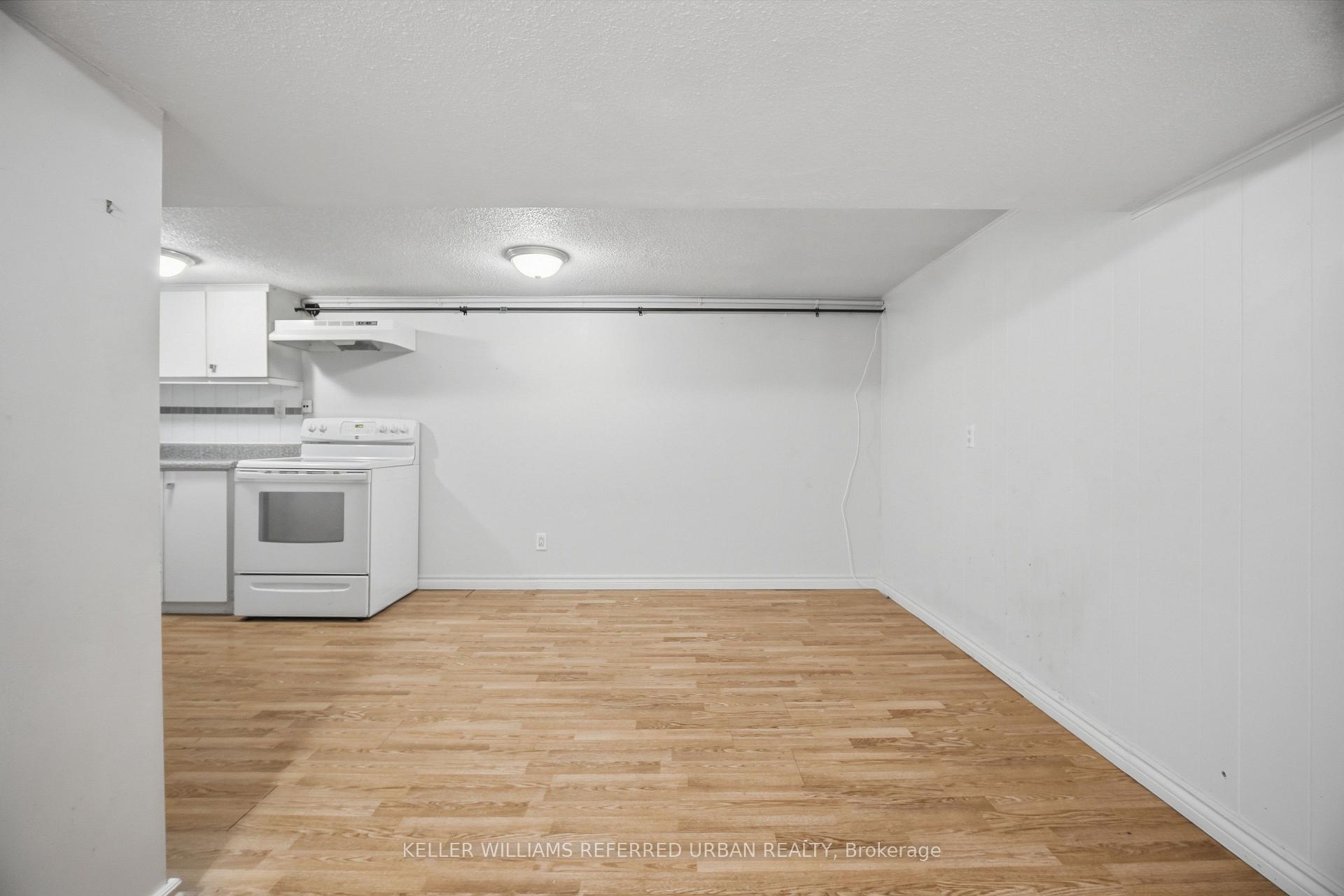 Photo 28 of 53 Bowie Avenue, North York, Briar Hill-Belgravia — HOMEH