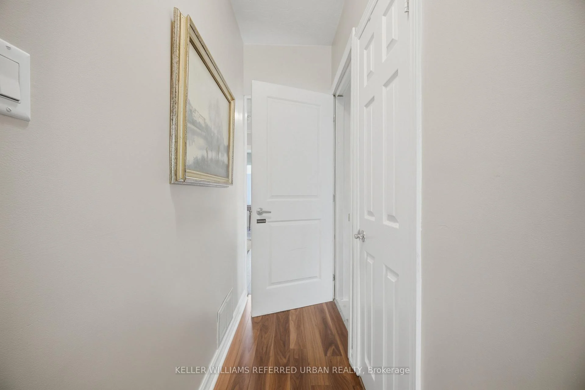 Photo 31 of 53 Bowie Avenue, North York, Briar Hill-Belgravia — HOMEH