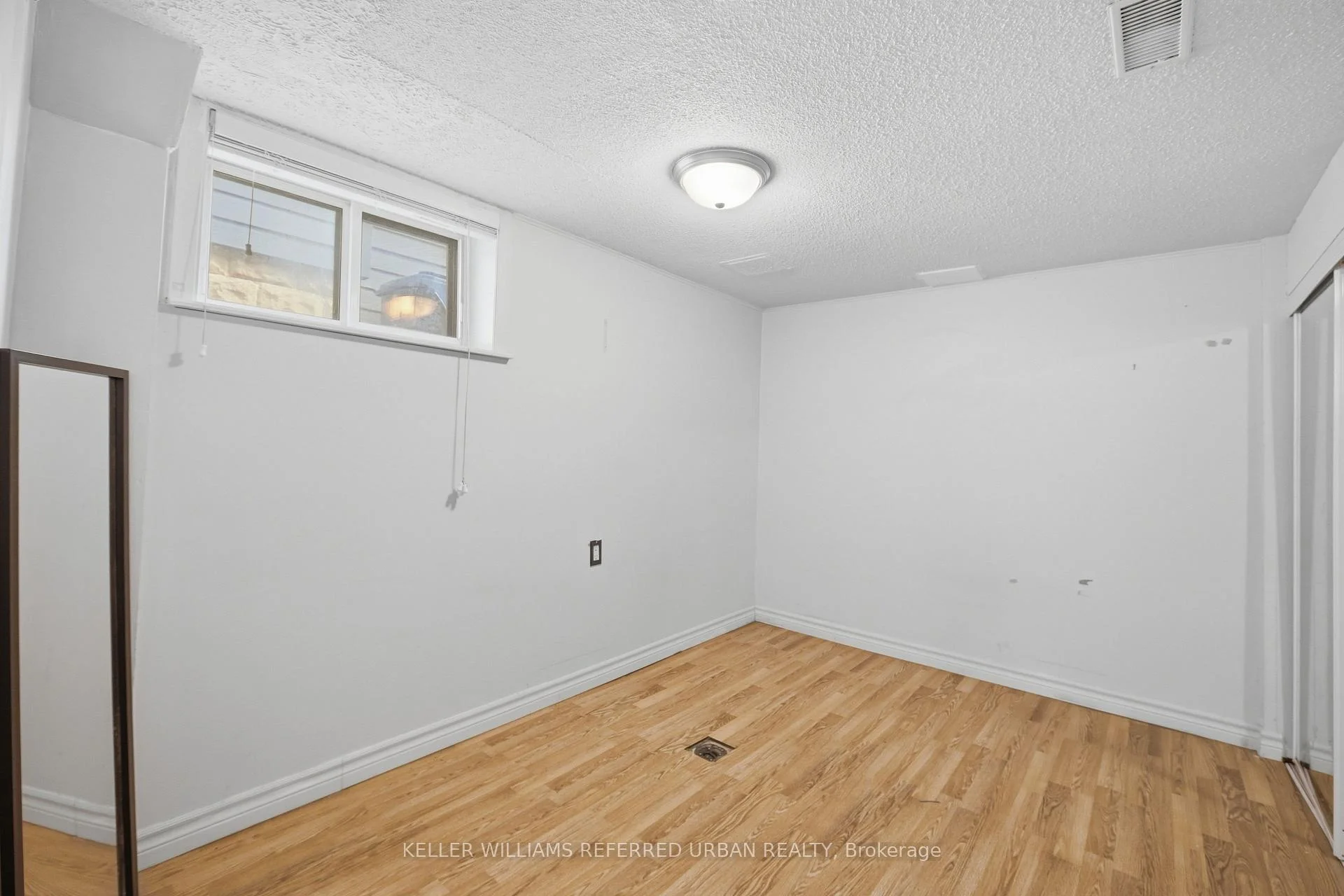 Photo 38 of 53 Bowie Avenue, North York, Briar Hill-Belgravia — HOMEH