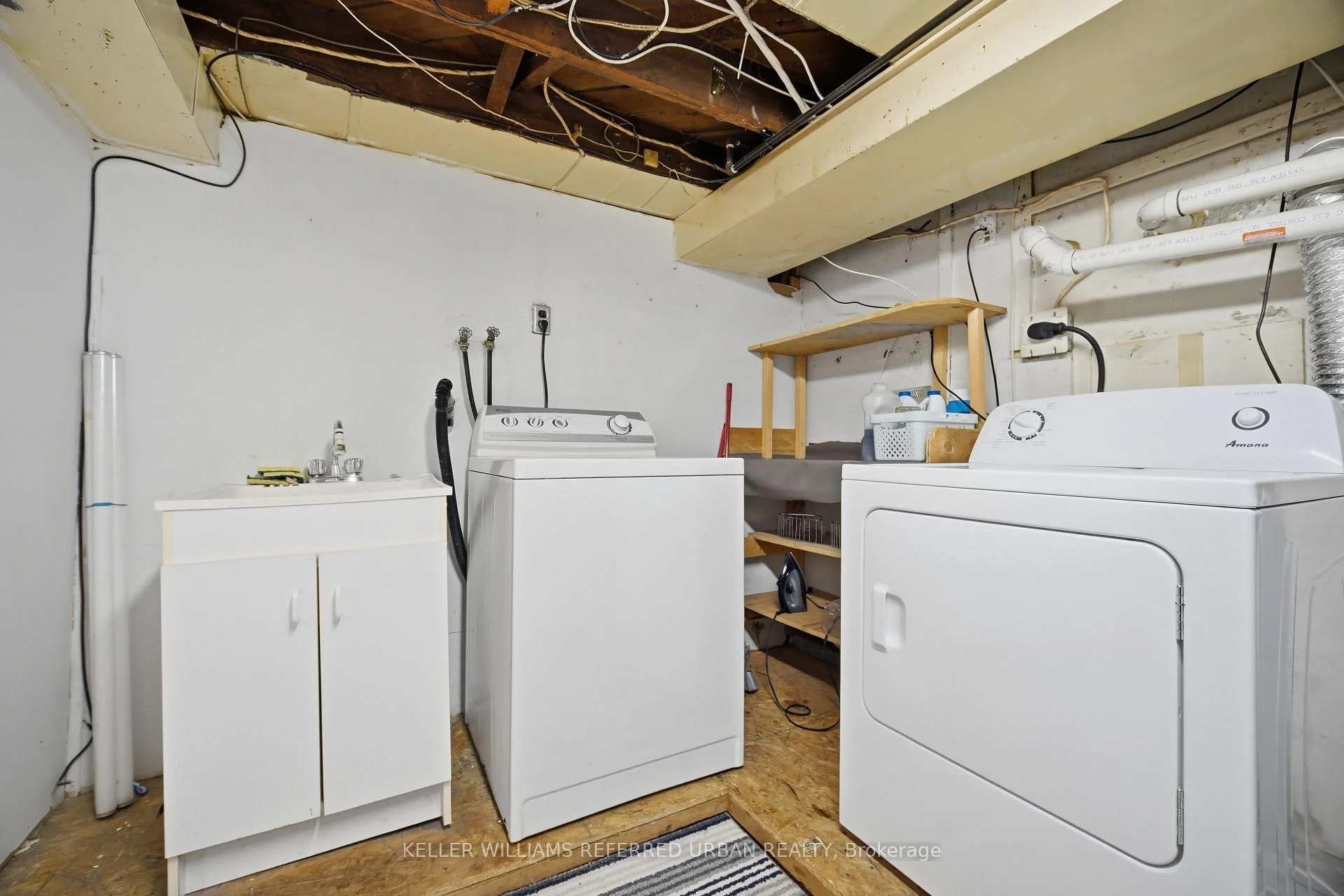 Photo 39 of 53 Bowie Avenue, North York, Briar Hill-Belgravia — HOMEH