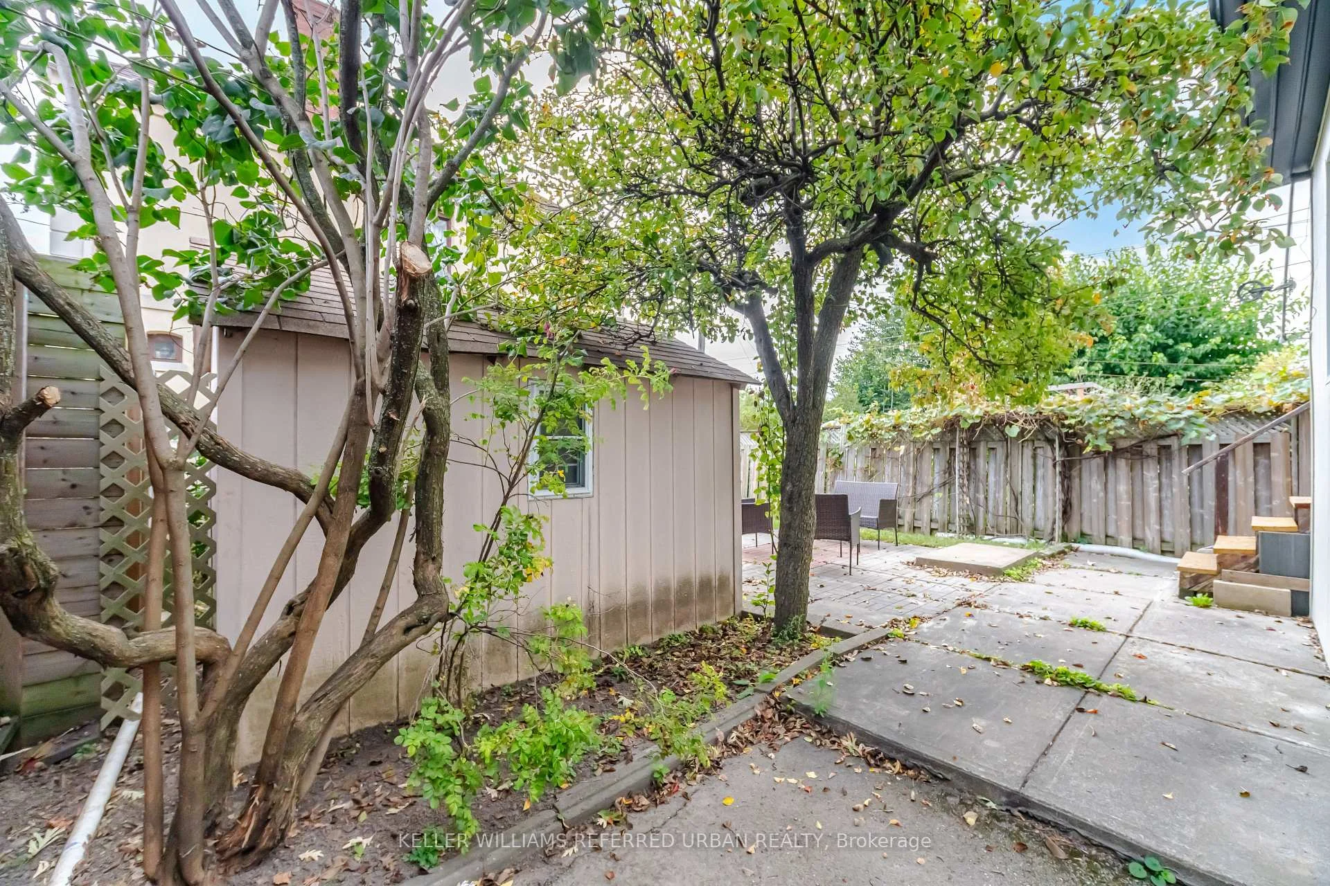 Photo 43 of 53 Bowie Avenue, North York, Briar Hill-Belgravia — HOMEH