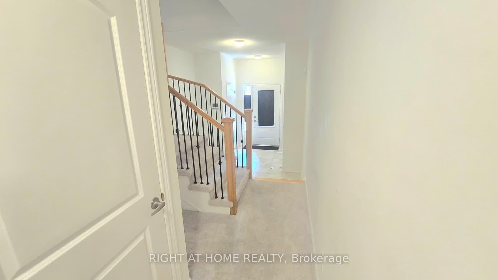 Photo 5 of 1992 Cameron Lott Crescent, Oshawa, Kedron — HOMEH