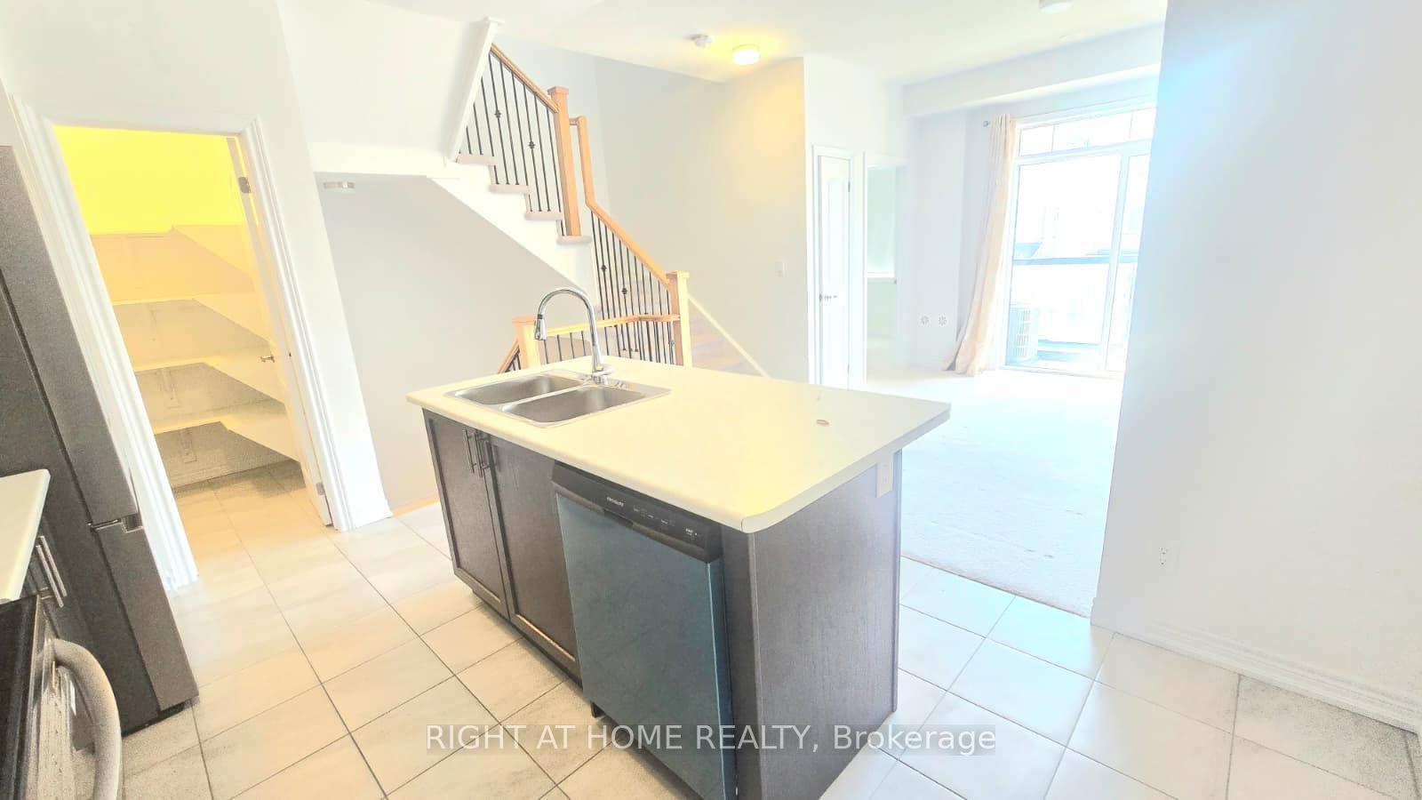 Photo 10 of 1992 Cameron Lott Crescent, Oshawa, Kedron — HOMEH