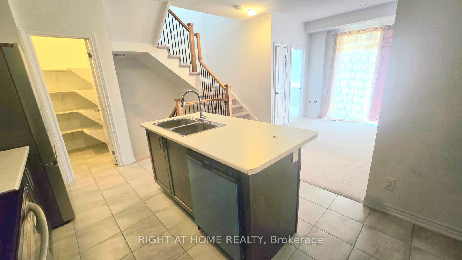 Photo 13 of 1992 Cameron Lott Crescent, Oshawa, Kedron — HOMEH