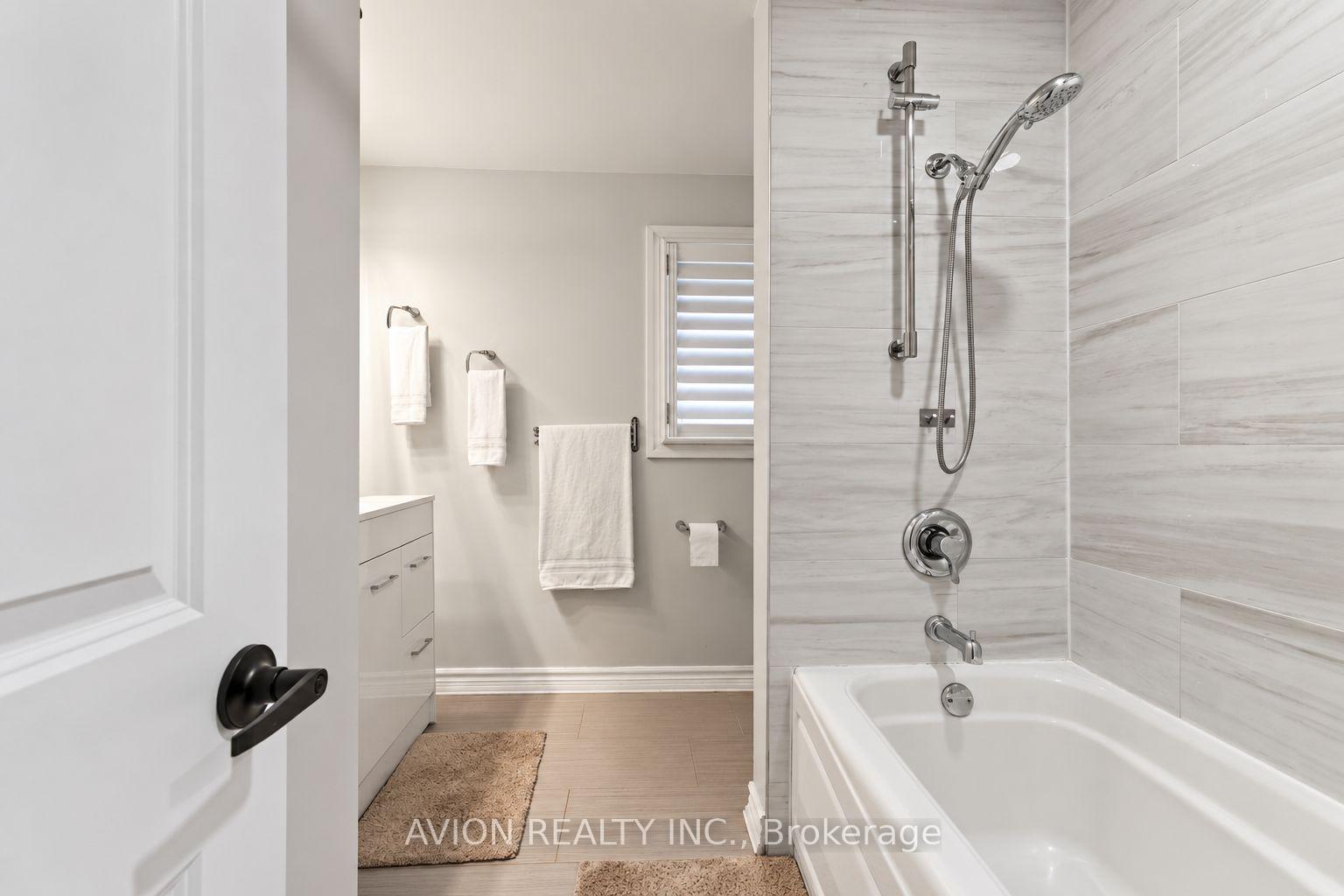 Photo 23 of 76 Livingston Road, Scarborough, Guildwood — HOMEH
