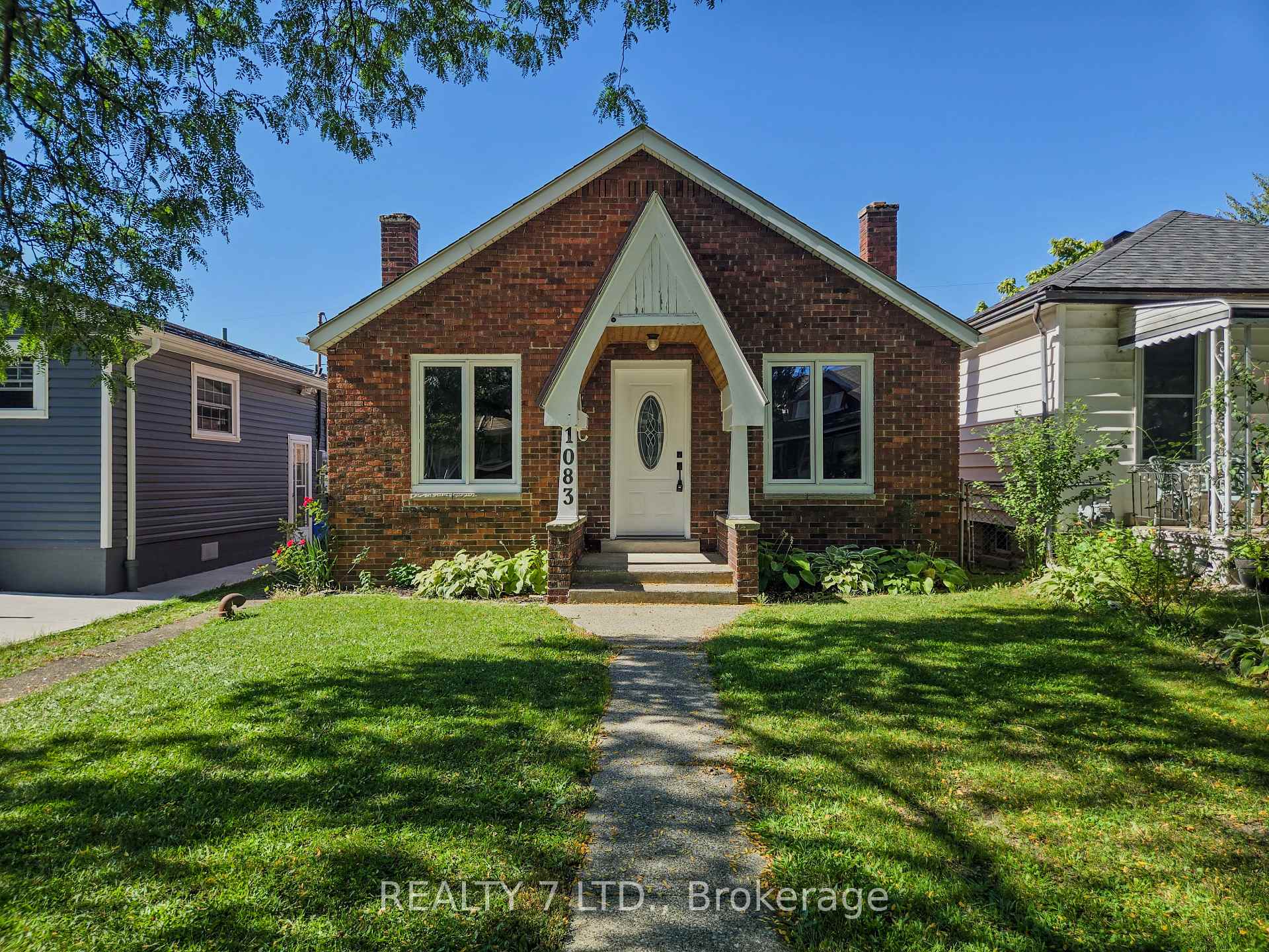 Photo 3 of 1083 Campbell Avenue, Windsor, Windsor University District — HOMEH