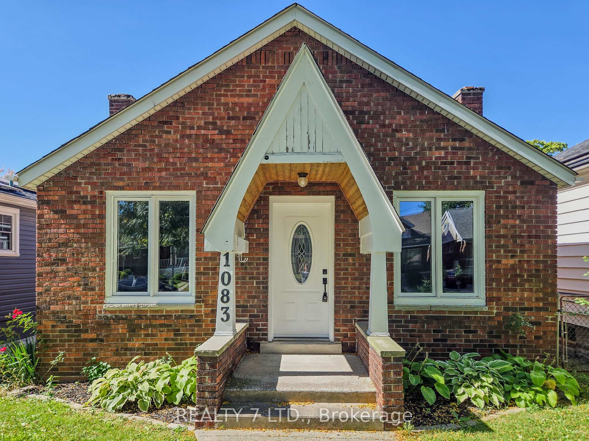 Photo 5 of 1083 Campbell Avenue, Windsor, Windsor University District — HOMEH