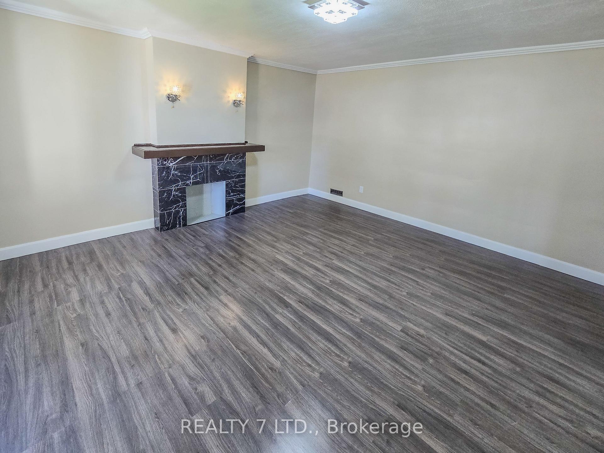 Photo 7 of 1083 Campbell Avenue, Windsor, Windsor University District — HOMEH
