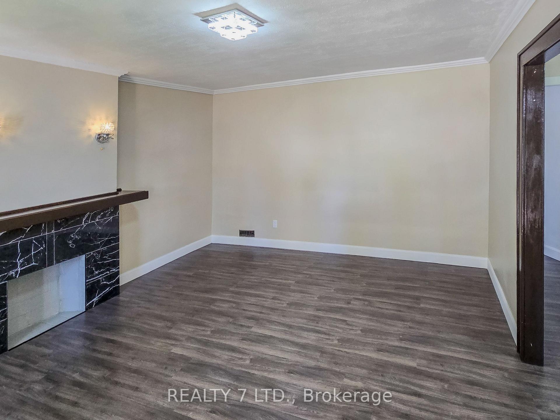 Photo 8 of 1083 Campbell Avenue, Windsor, Windsor University District — HOMEH