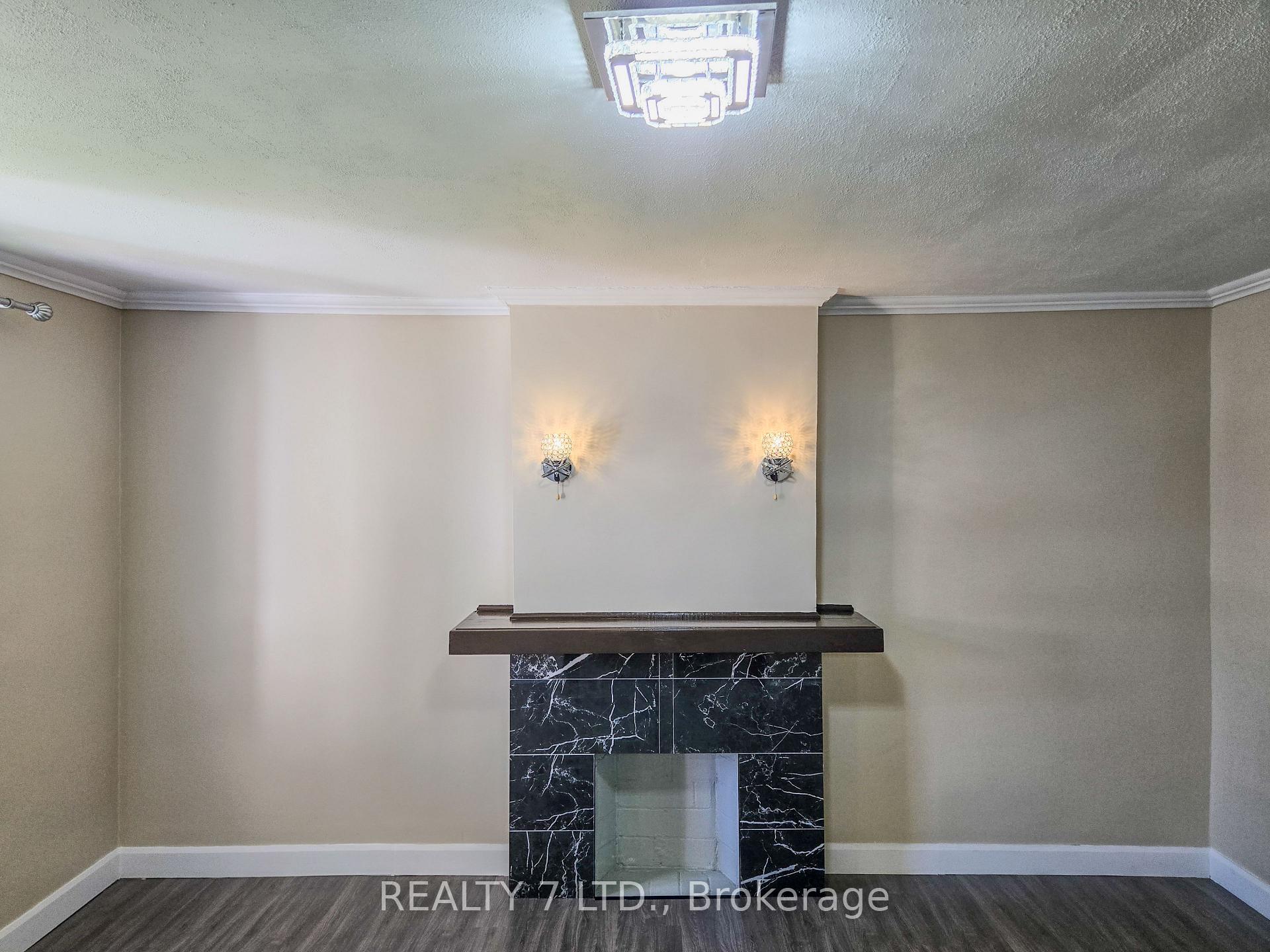 Photo 11 of 1083 Campbell Avenue, Windsor, Windsor University District — HOMEH
