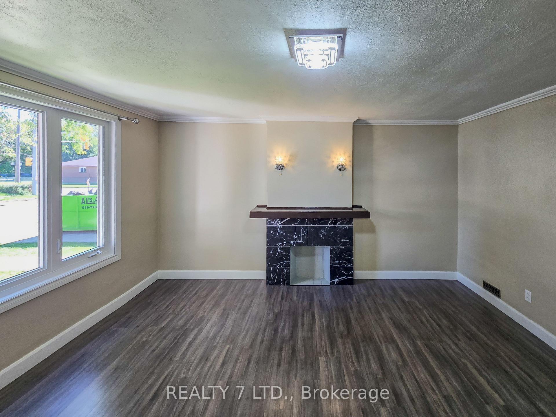Photo 12 of 1083 Campbell Avenue, Windsor, Windsor University District — HOMEH