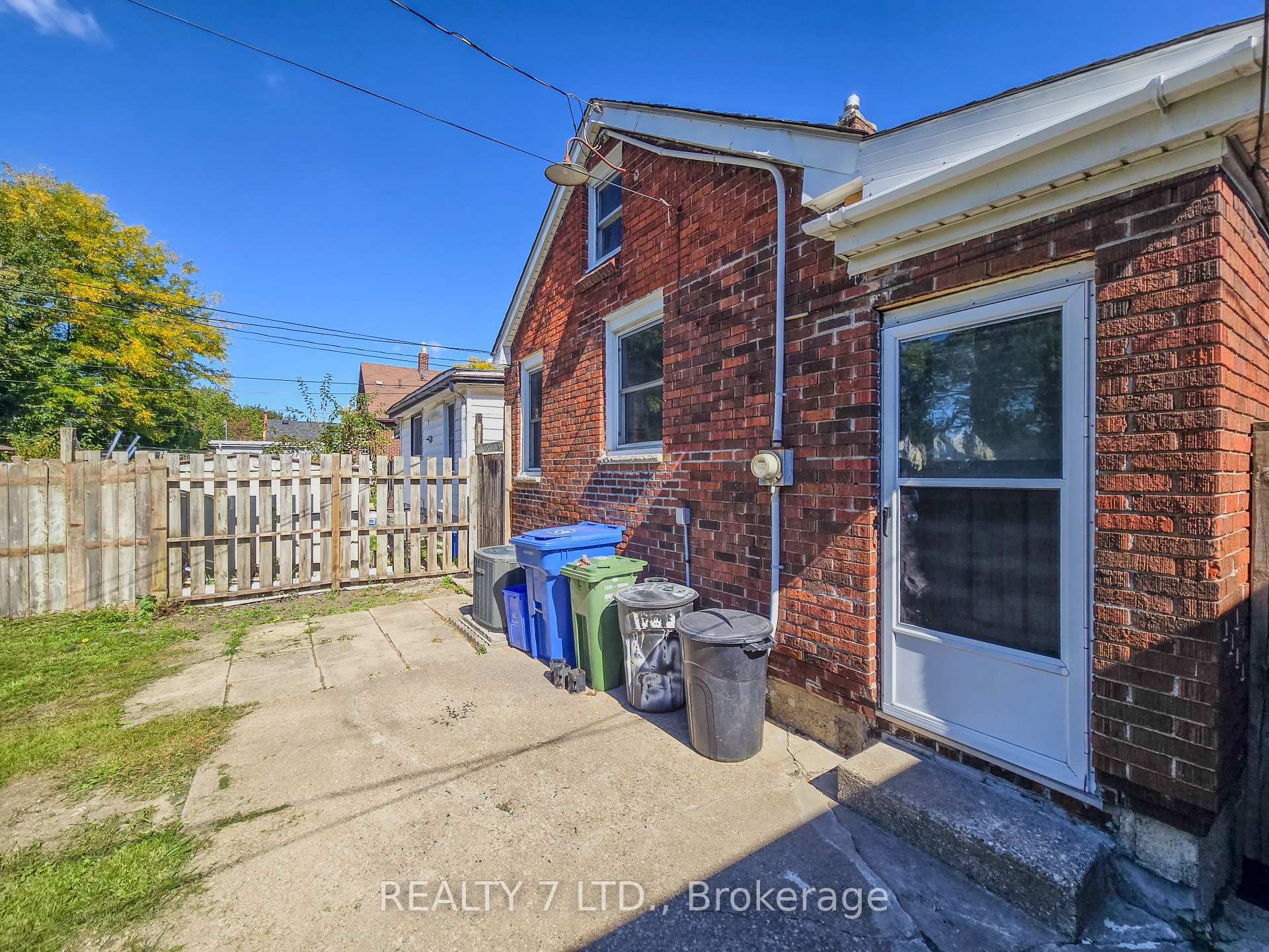 Photo 47 of 1083 Campbell Avenue, Windsor, Windsor University District — HOMEH