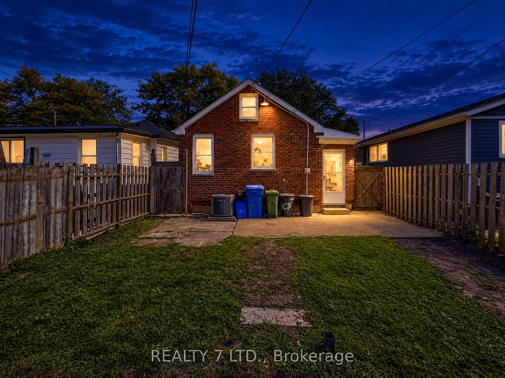 Photo 50 of 1083 Campbell Avenue, Windsor, Windsor University District — HOMEH