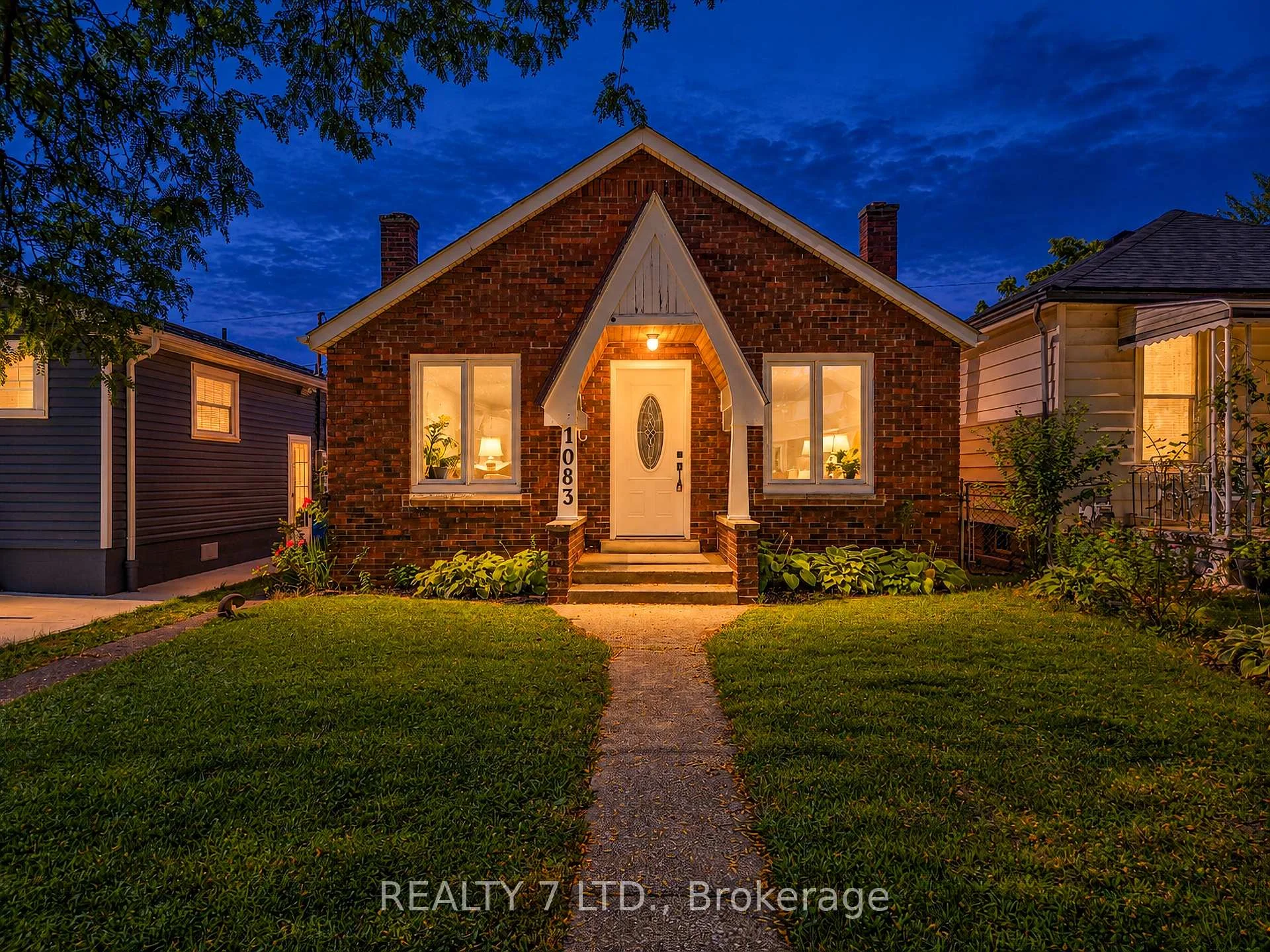 Photo 2 of 1083 Campbell Avenue, Windsor, Windsor University District — HOMEH