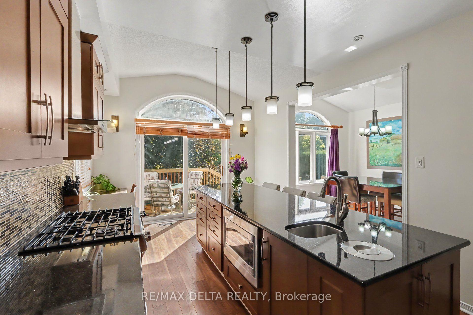 Photo 10 of 1 Cheltonia Way, Ottawa, Kanata - Kanata Lakes/Heritage Hills — HOMEH