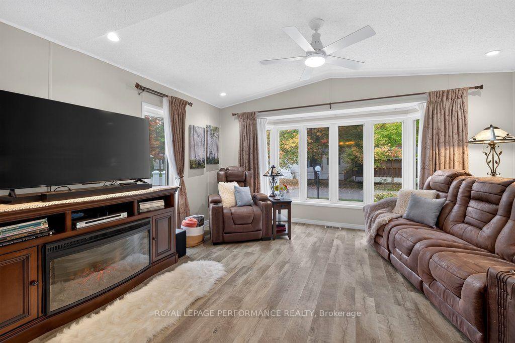 Photo 11 of 6636 Vista Patrick Private, Ottawa, Greely — HOMEH