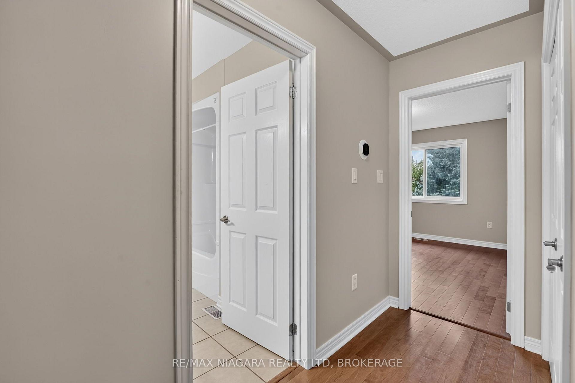 Photo 13 of 15 Days Avenue, Welland, N. Welland — HOMEH