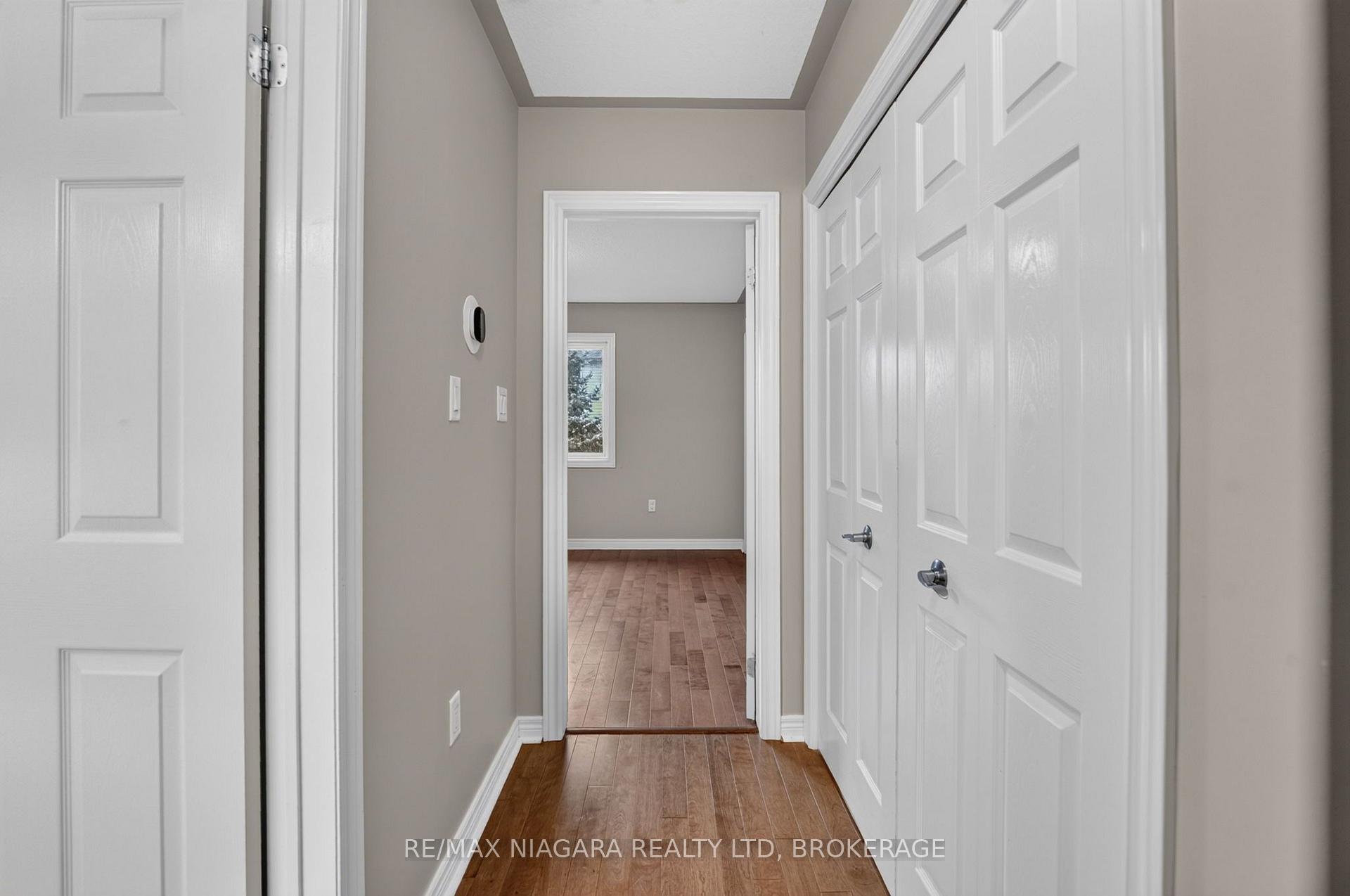 Photo 16 of 15 Days Avenue, Welland, N. Welland — HOMEH