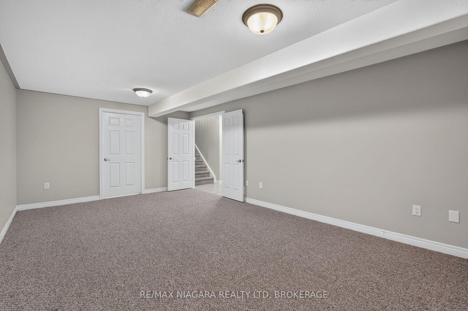 Photo 23 of 15 Days Avenue, Welland, N. Welland — HOMEH