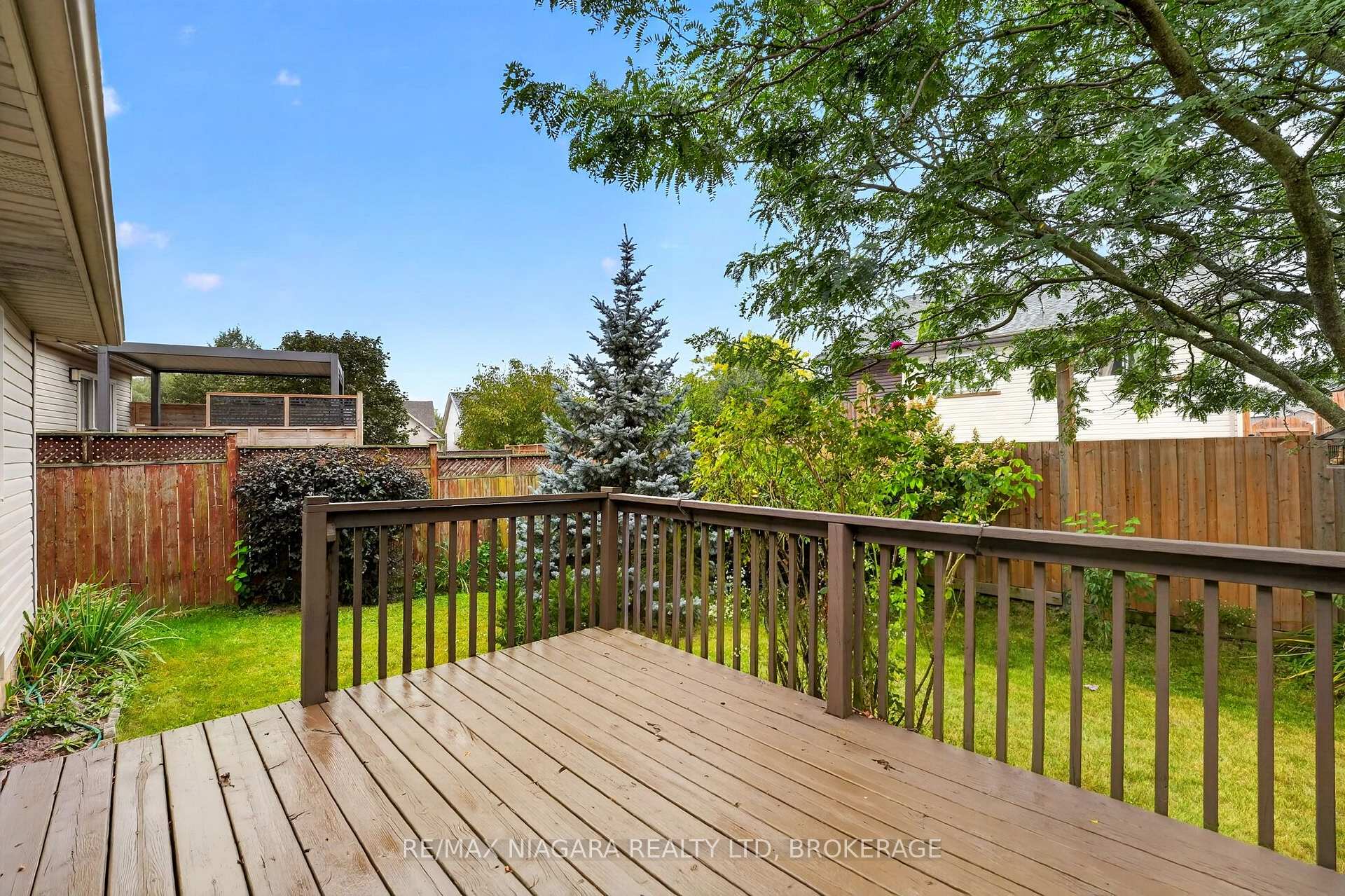 Photo 25 of 15 Days Avenue, Welland, N. Welland — HOMEH