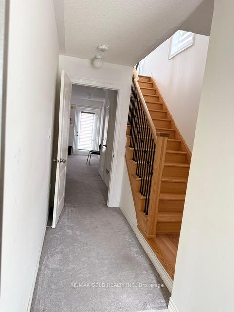 Photo 9 of 43 Queenpost Drive, Brampton, Credit Valley — HOMEH