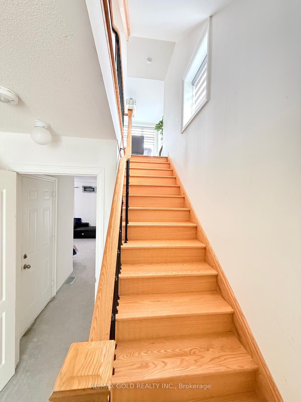 Photo 26 of 43 Queenpost Drive, Brampton, Credit Valley — HOMEH