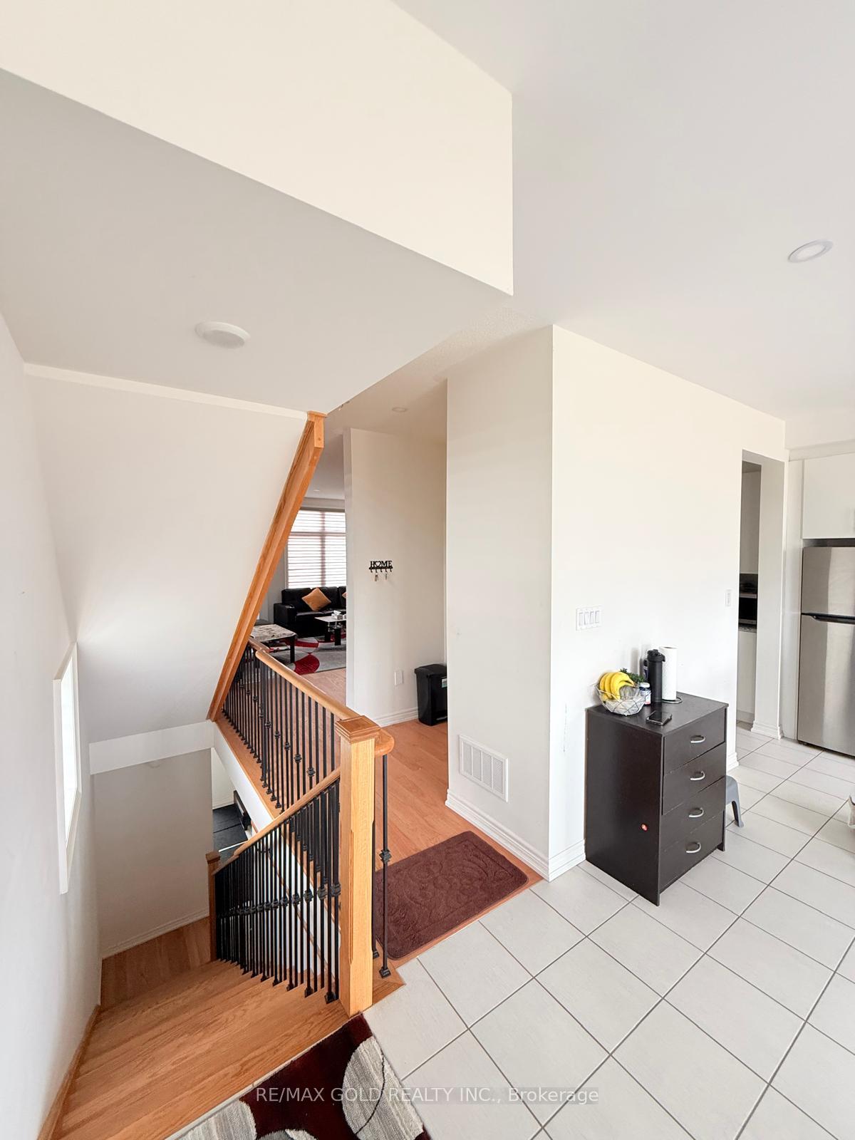 Photo 29 of 43 Queenpost Drive, Brampton, Credit Valley — HOMEH